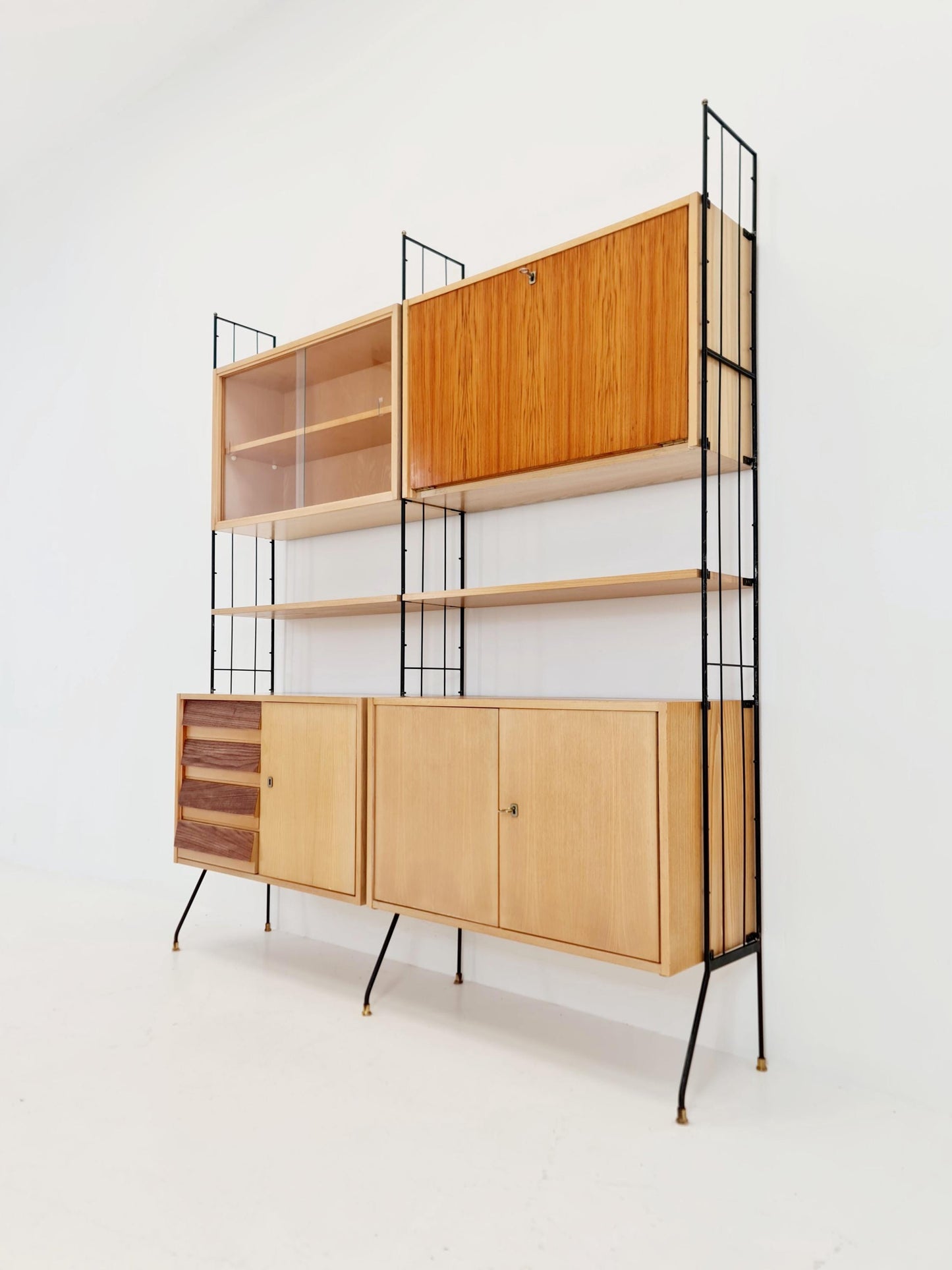 Freestanding string shelf-system unit bookcase ash ,walnut & metal by koch Möbel Germany, 1950s