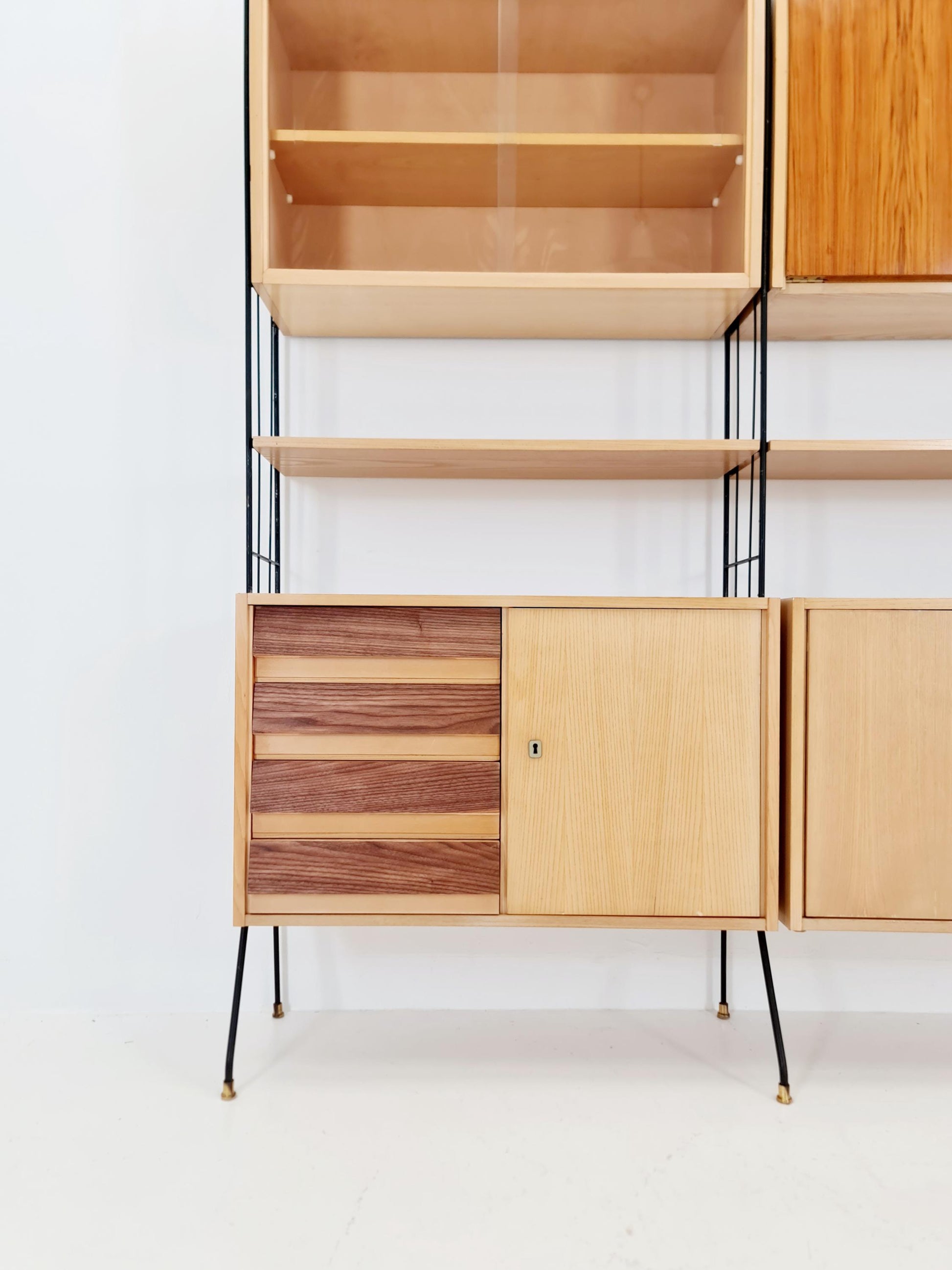 Freestanding string shelf-system unit bookcase ash ,walnut & metal by koch Möbel Germany, 1950s