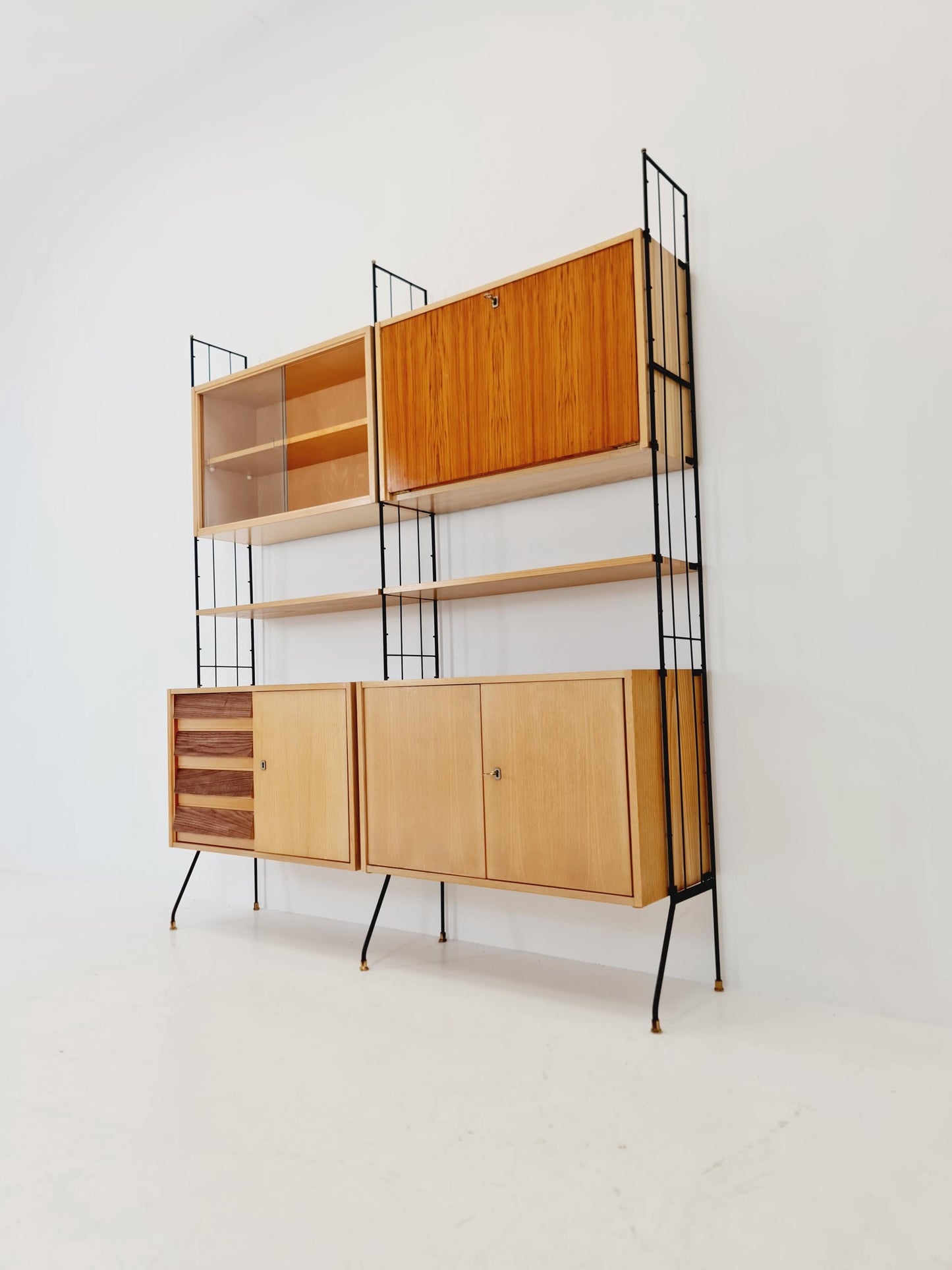 Freestanding string shelf-system unit bookcase ash ,walnut & metal by koch Möbel Germany, 1950s