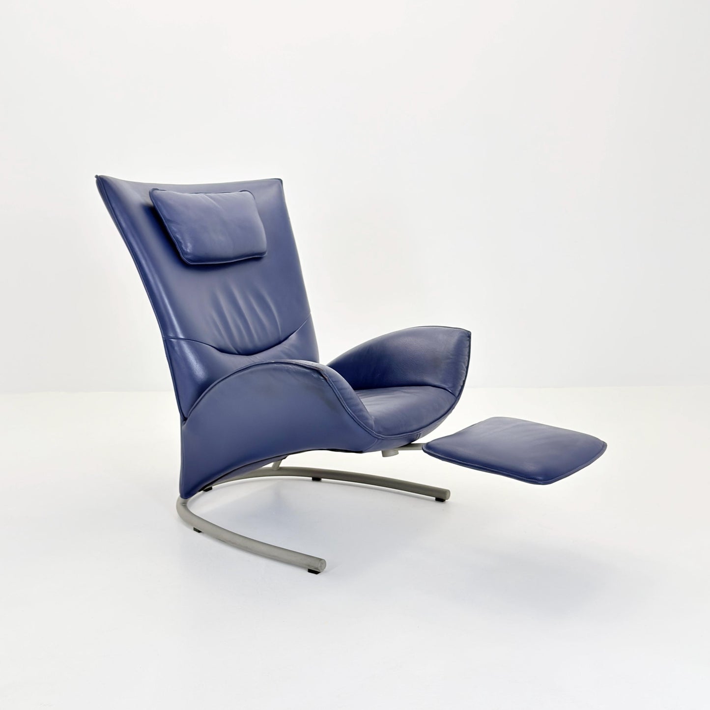 Mid Century Rolf Benz 1900 Blue Leather Lounge Chair with Footrest, Germany 1990s
