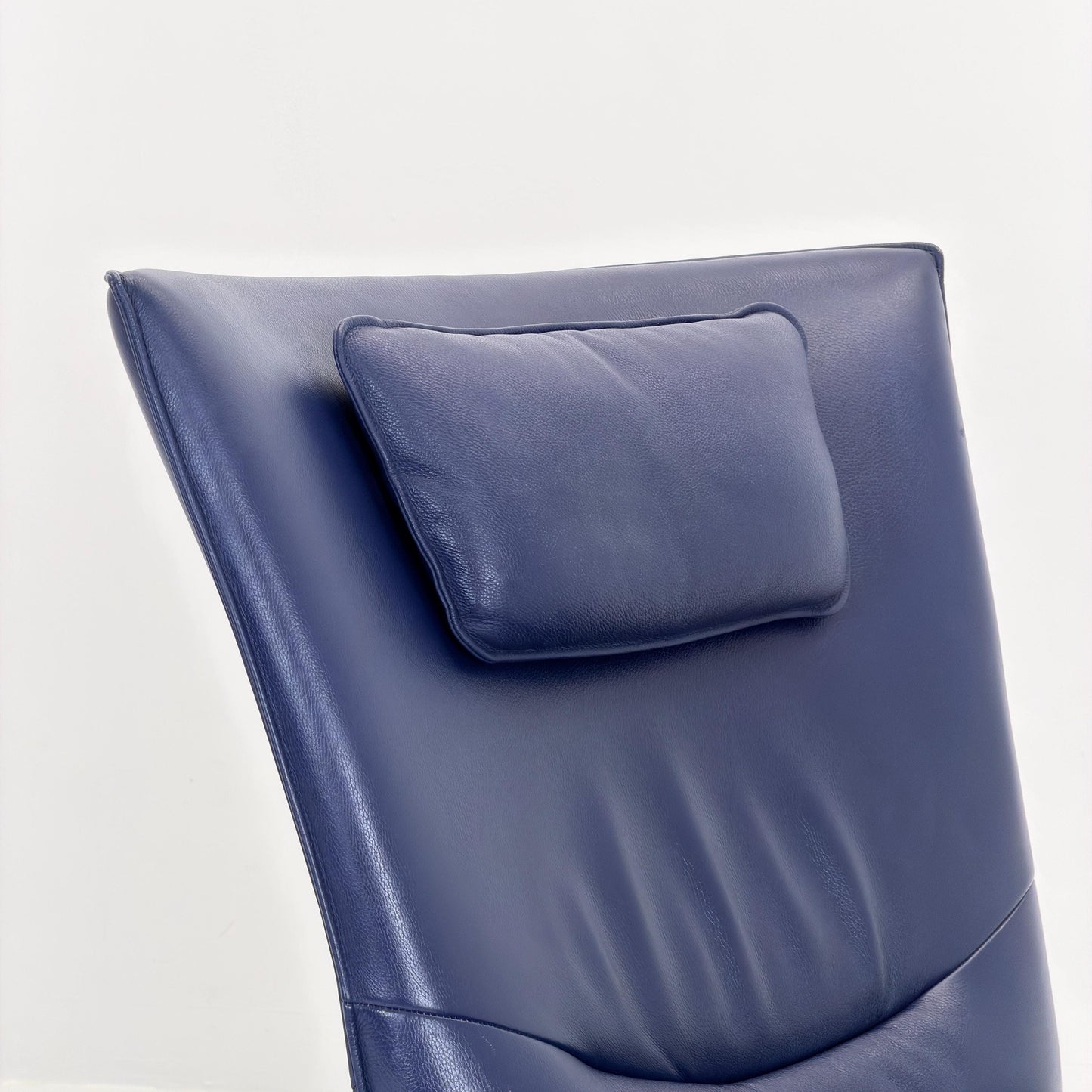 Mid Century Rolf Benz 1900 Blue Leather Lounge Chair with Footrest, Germany 1990s