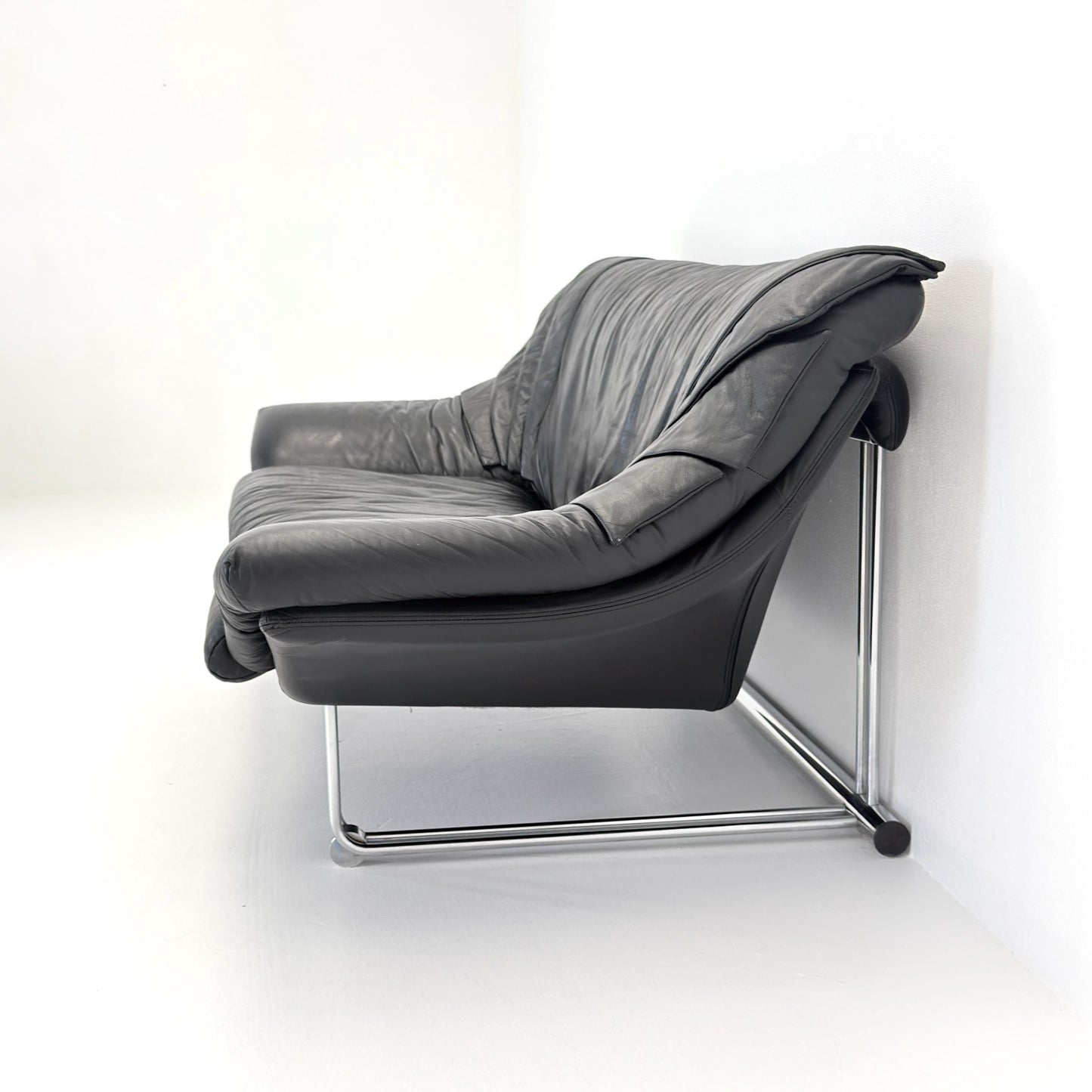 Mid Century Bauhaus Black Leather Two Seater Sofa, Italy 1980s