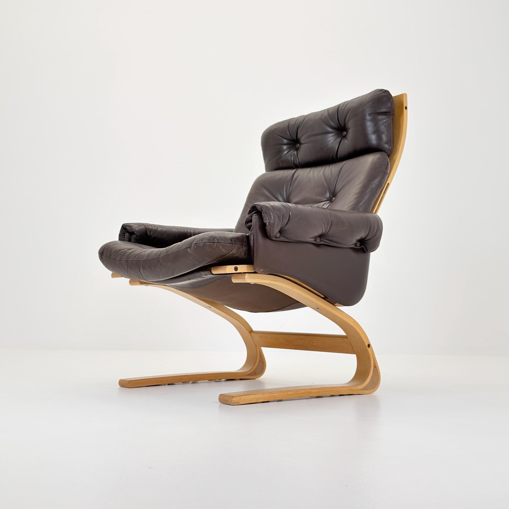 Mid century Norwegian Kengu leather high back lounge chair by Elsa & Nordahl Solheim for Rybo Rykken - 1970s Norway