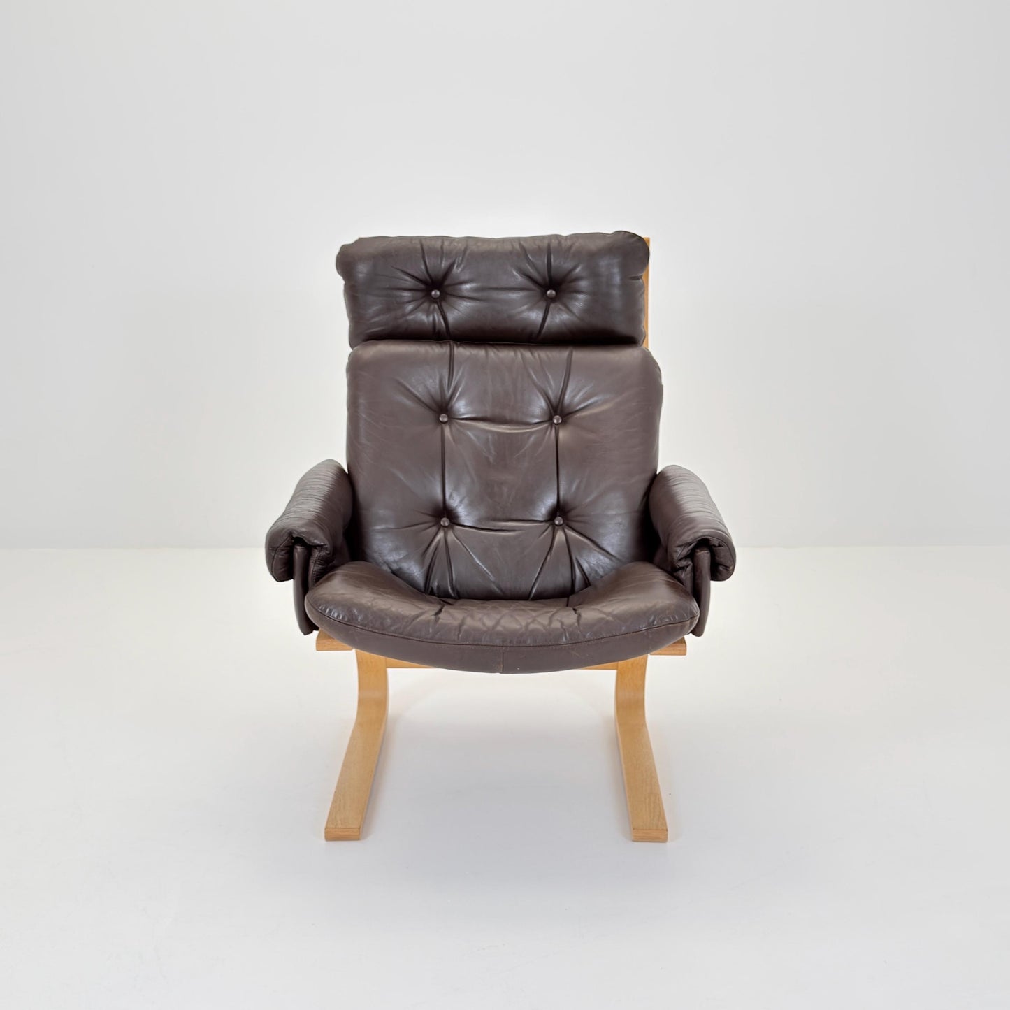 Mid century Norwegian Kengu leather high back lounge chair by Elsa & Nordahl Solheim for Rybo Rykken - 1970s Norway
