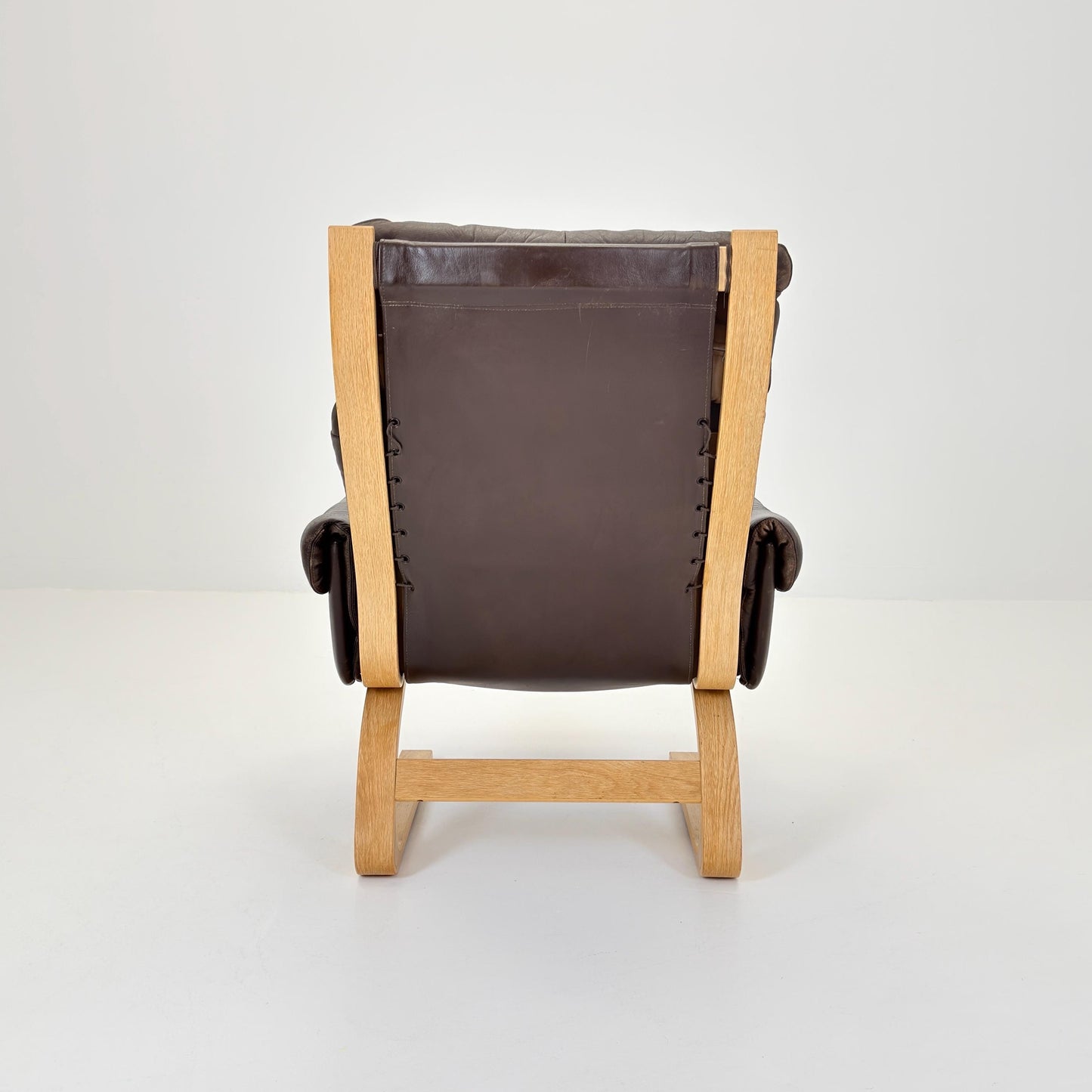 Mid century Norwegian Kengu leather high back lounge chair by Elsa & Nordahl Solheim for Rybo Rykken - 1970s Norway