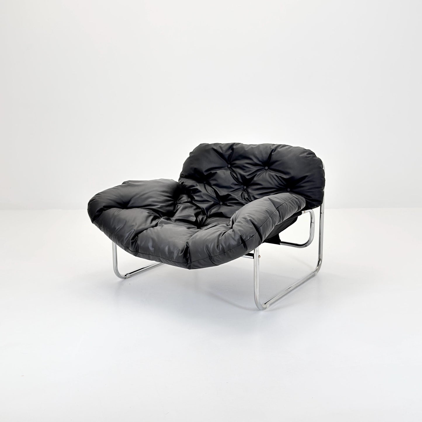 Mid Century Style Black Faux Leather Lounge Chair – Scandinavian Modern Chrome Tubular Armchair