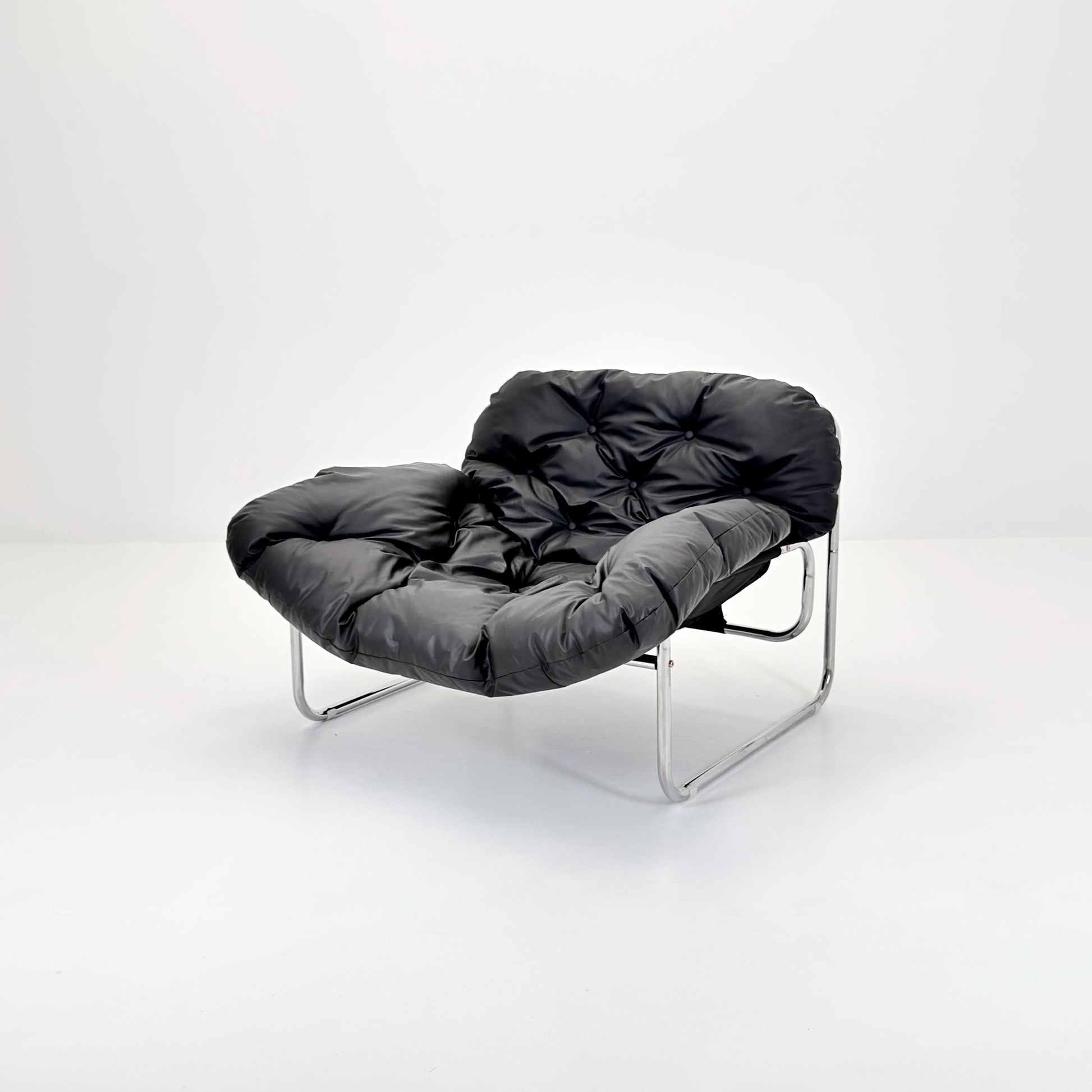 Mid Century Style Black Faux Leather Lounge Chair – Scandinavian Modern Chrome Tubular Armchair