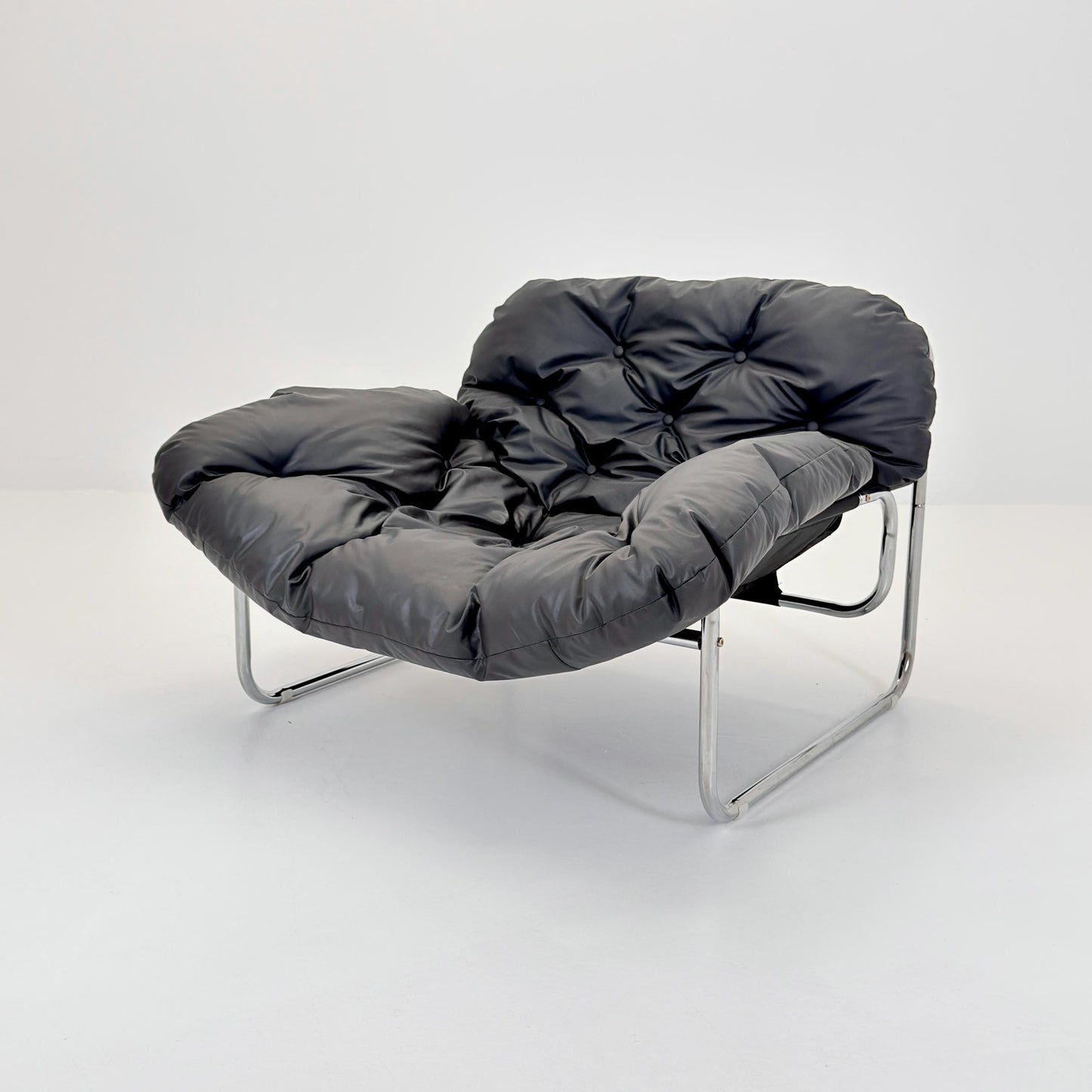 Mid Century Style Black Faux Leather Lounge Chair – Scandinavian Modern Chrome Tubular Armchair