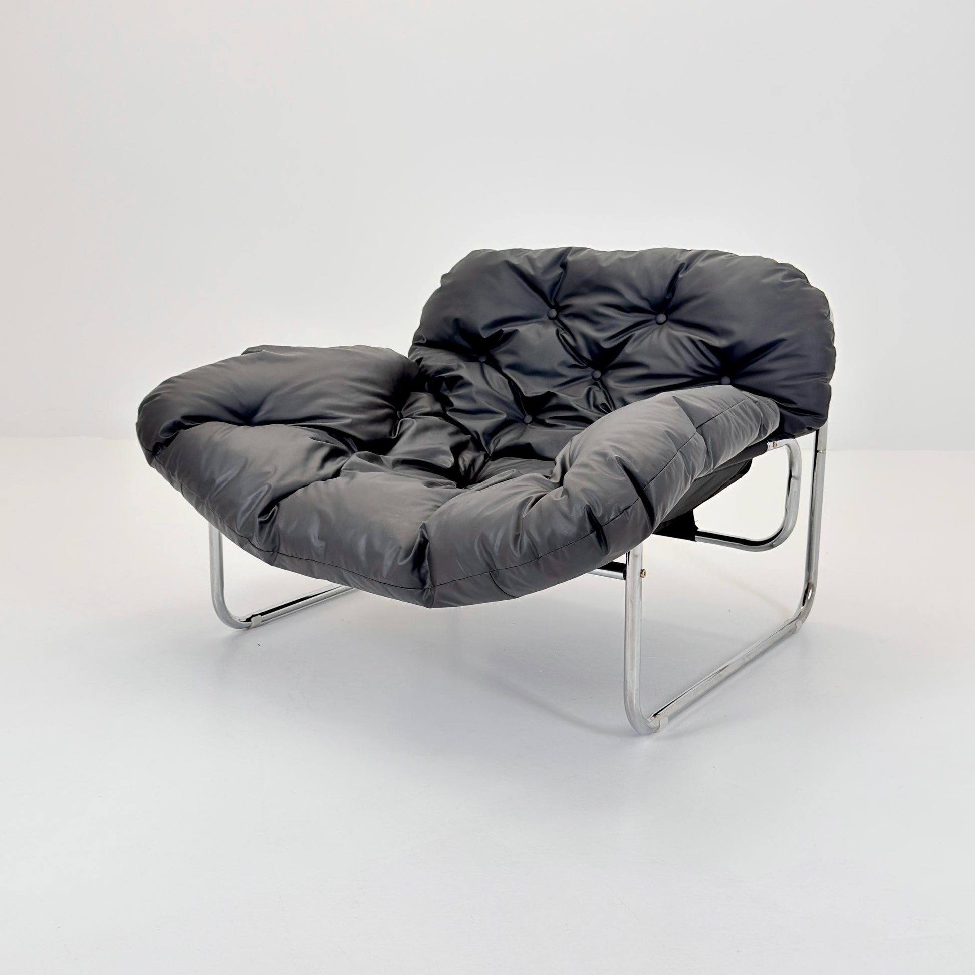 Mid Century Style Black Faux Leather Lounge Chair – Scandinavian Modern Chrome Tubular Armchair