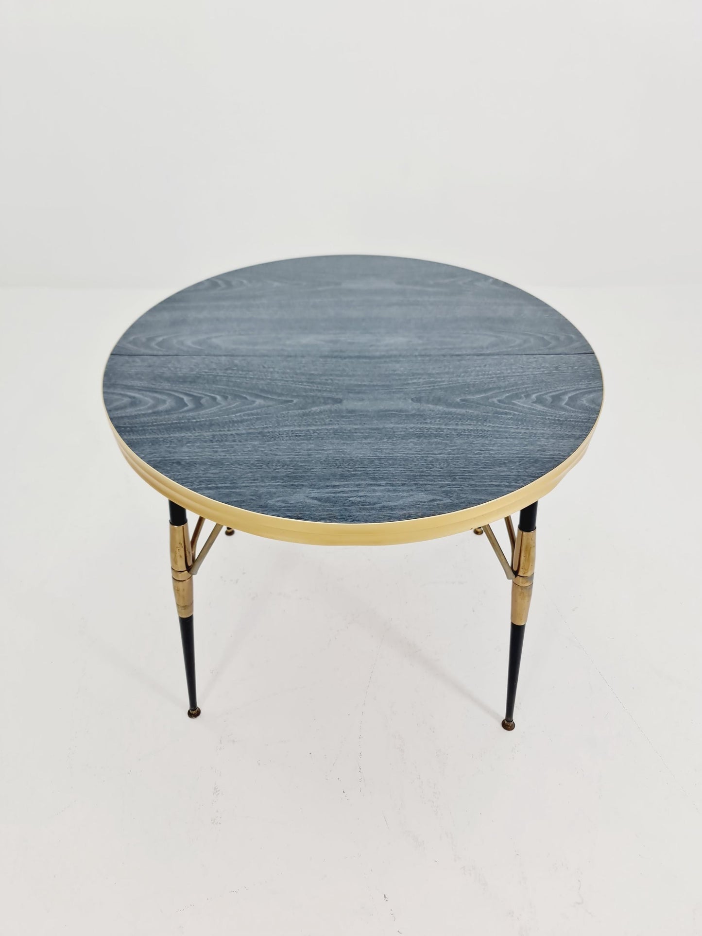 Dining vintage table extendable from the 50s