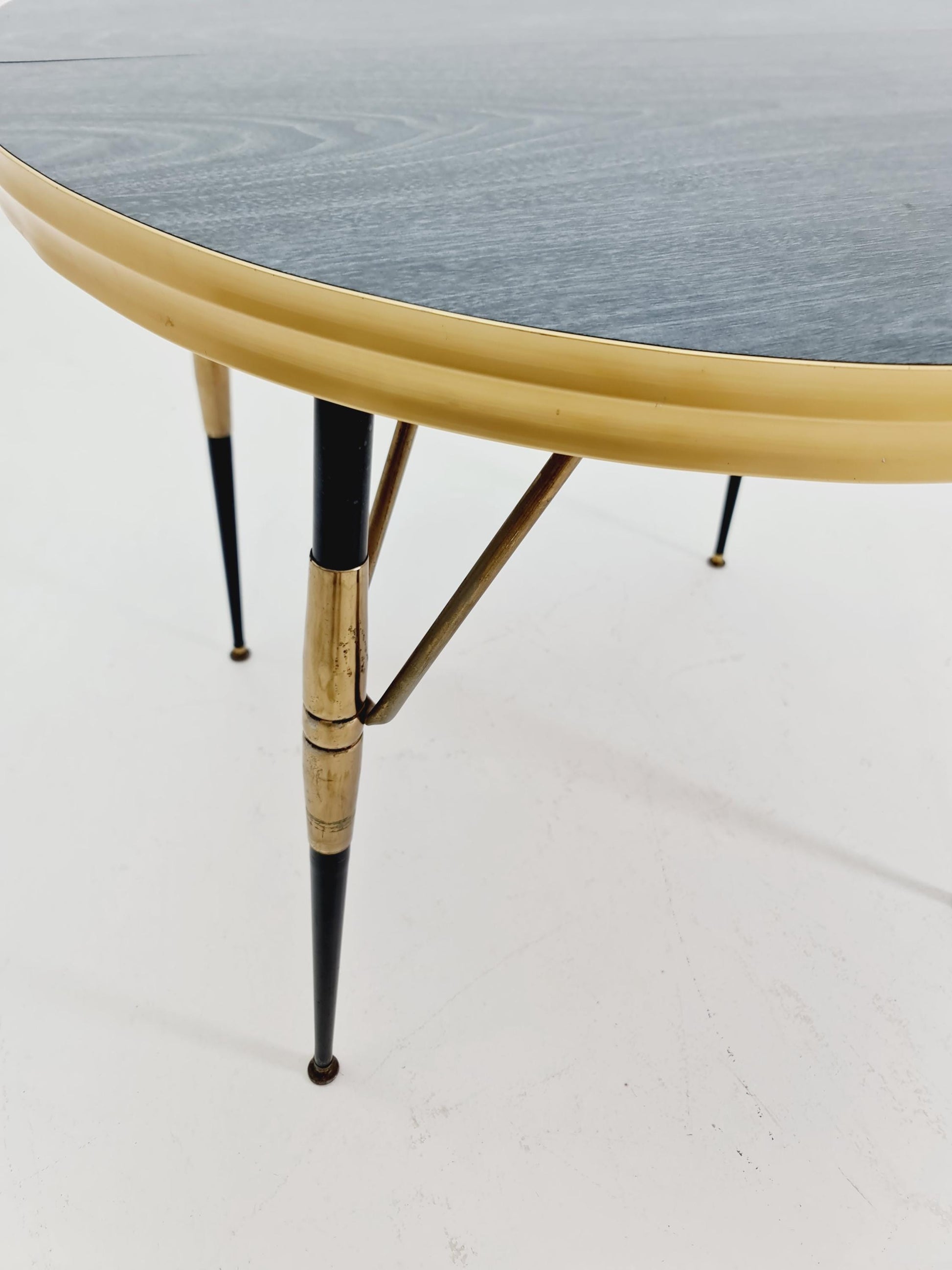 Dining vintage table extendable from the 50s