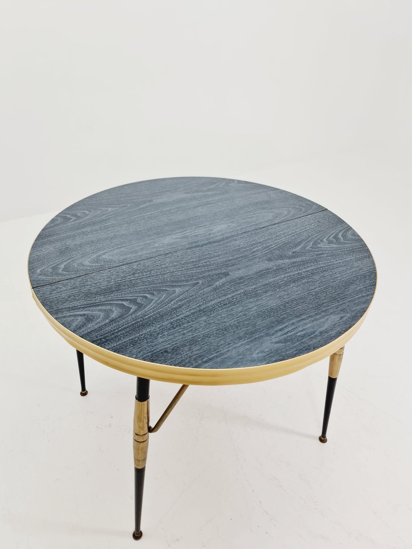 Dining vintage table extendable from the 50s