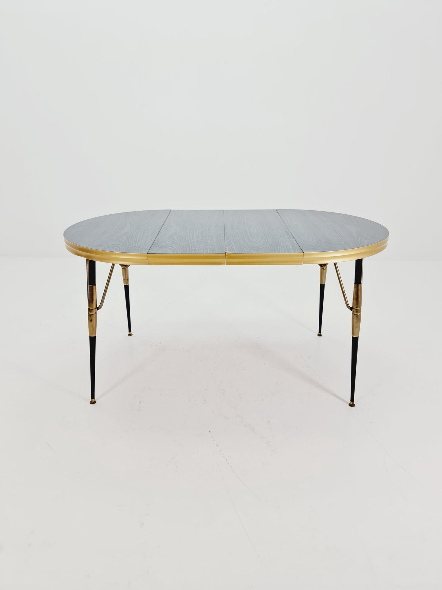 Dining vintage table extendable from the 50s