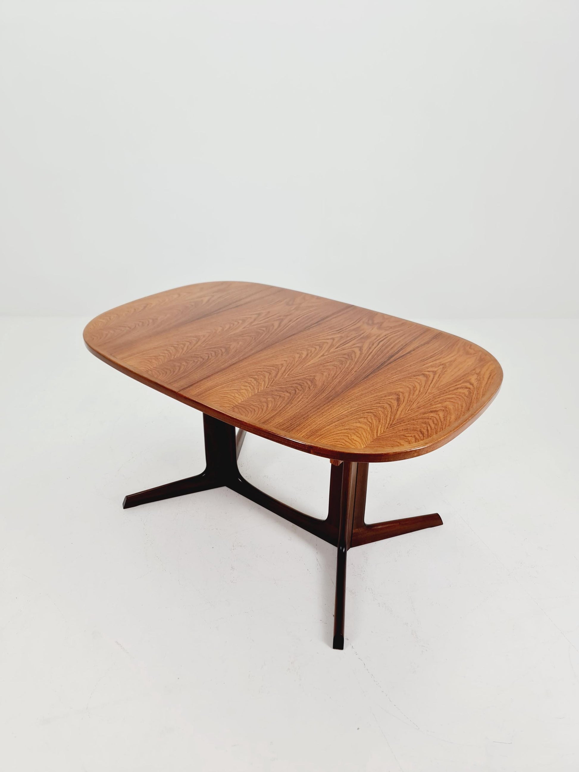 Vintage Danish Rosewood Oval Dining table by Gudme Möbelfabrik A/S , 1960s