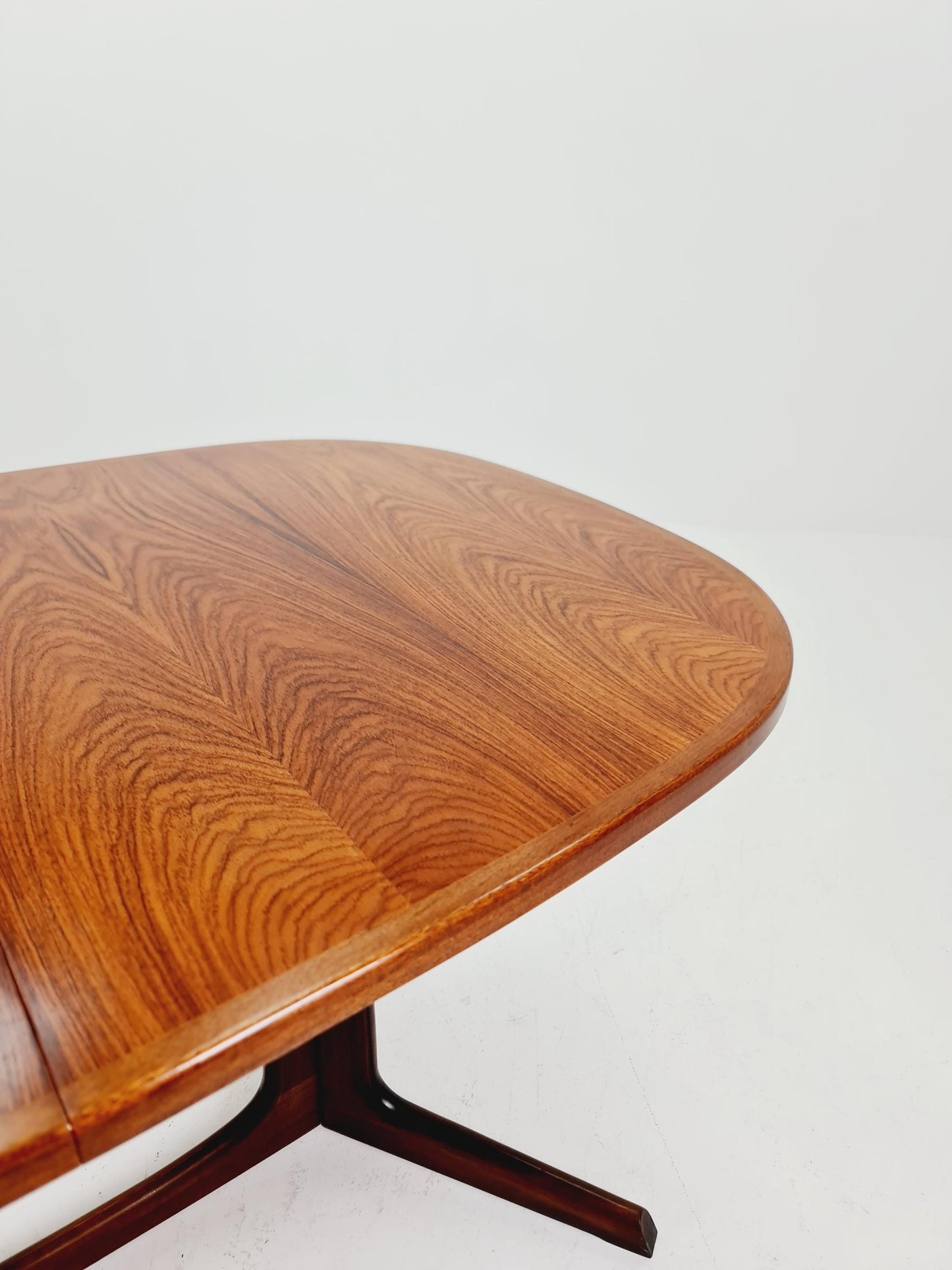 Vintage Danish Rosewood Oval Dining table by Gudme Möbelfabrik A/S , 1960s