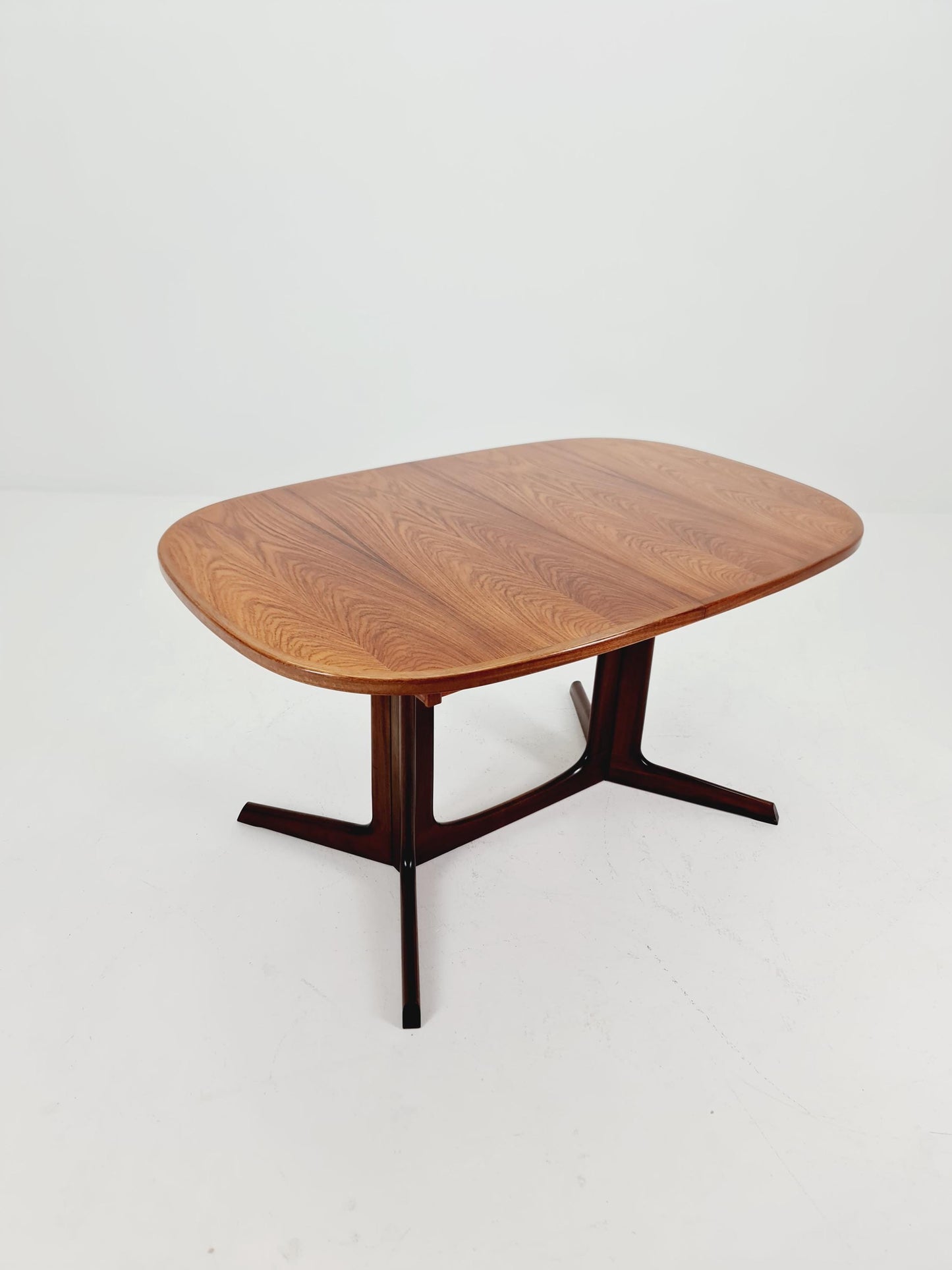Vintage Danish Rosewood Oval Dining table by Gudme Möbelfabrik A/S , 1960s