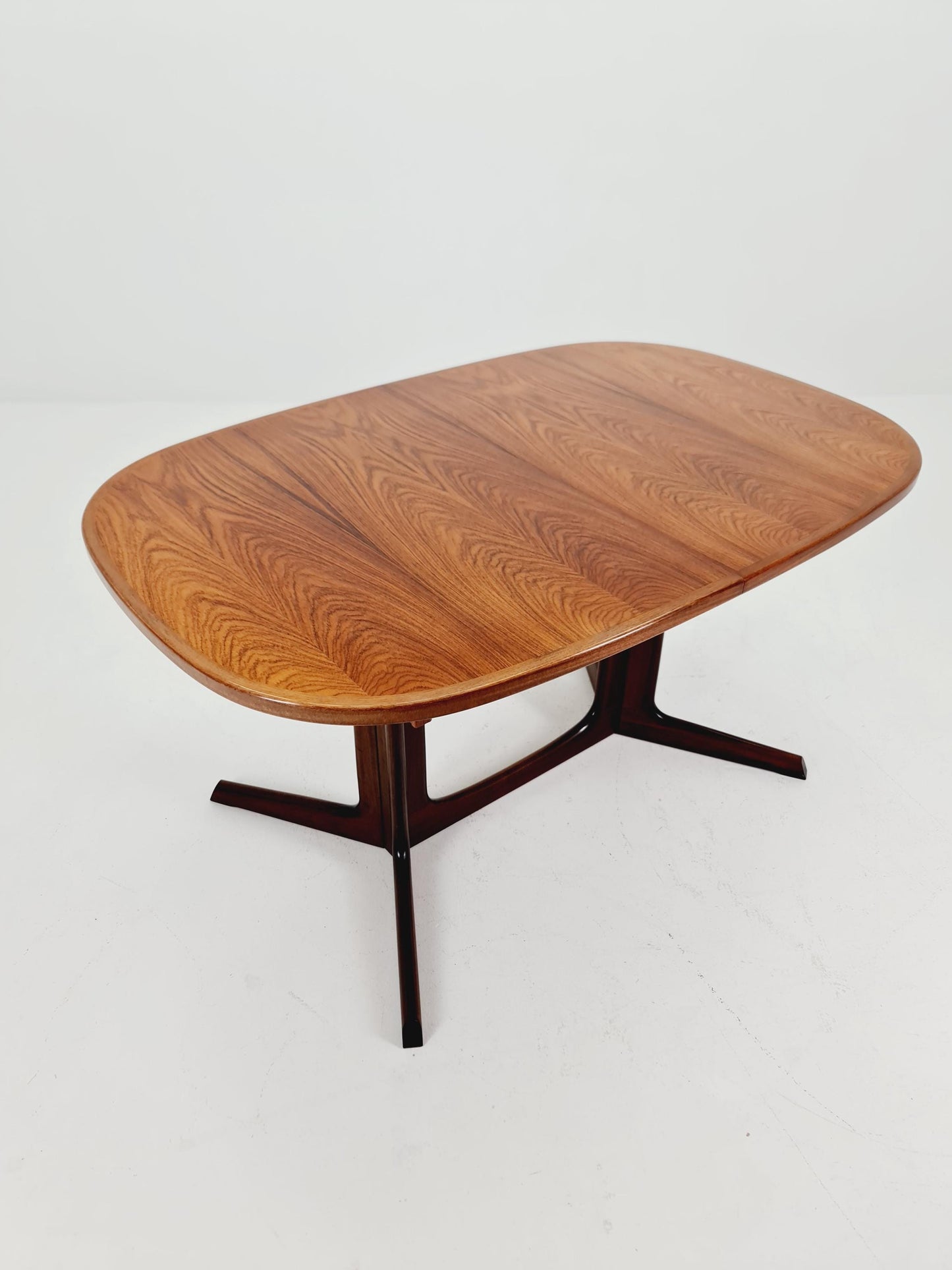 Vintage Danish Rosewood Oval Dining table by Gudme Möbelfabrik A/S , 1960s