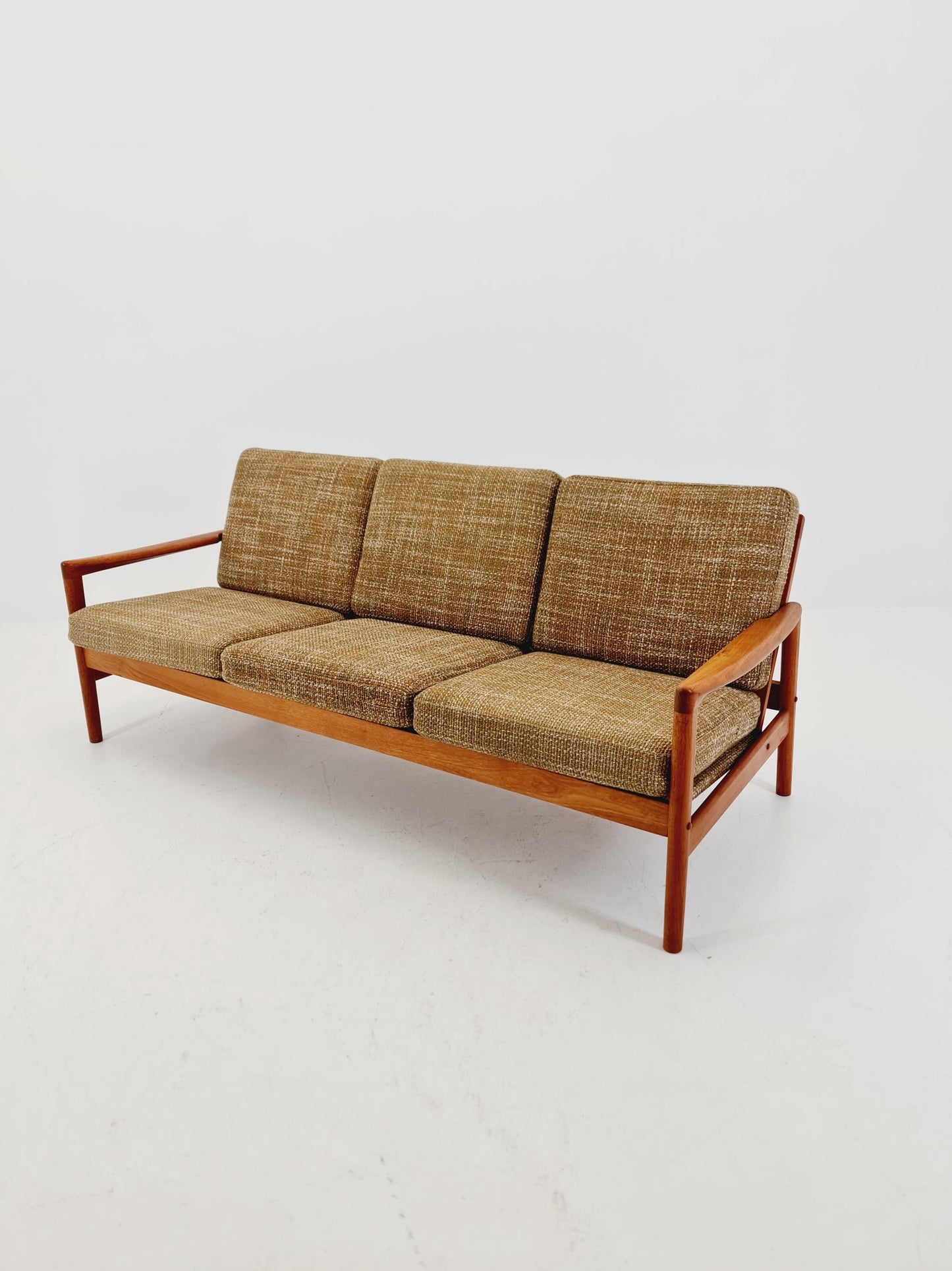 Mid century easy lounge couch by Arne Wahl Iversen for komfort teak , 1960s