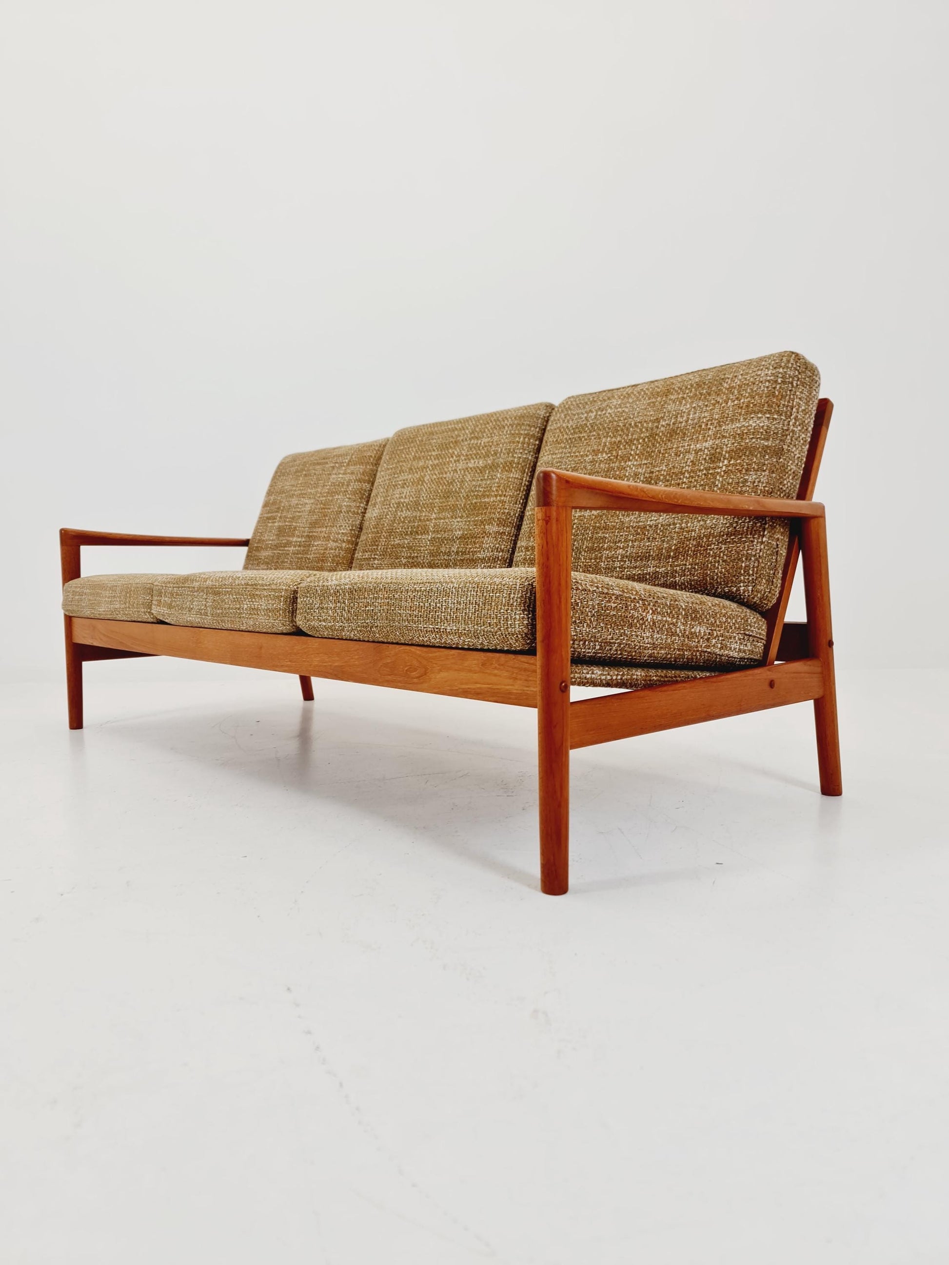 Mid century easy lounge couch by Arne Wahl Iversen for komfort teak , 1960s