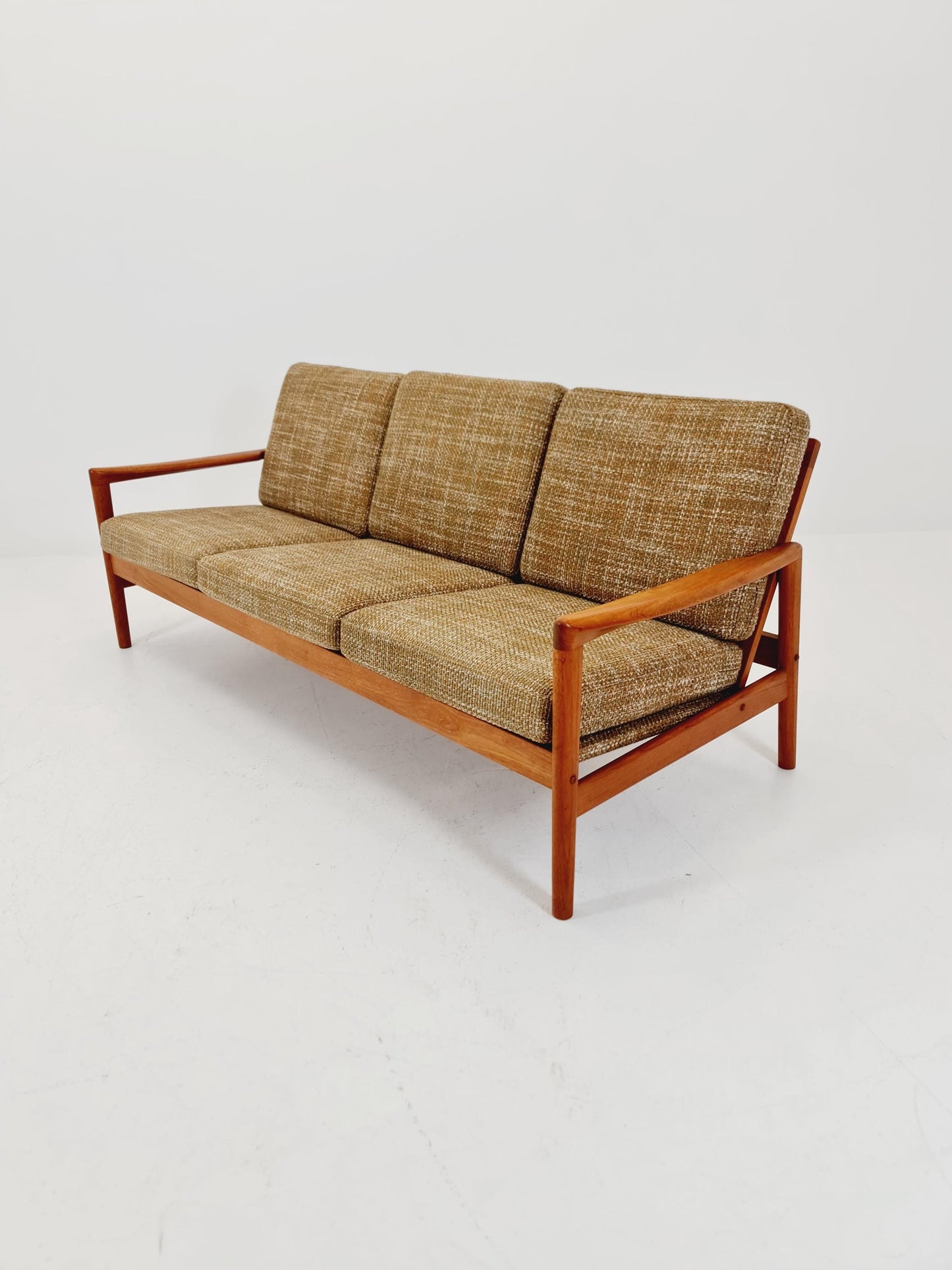 Mid century easy lounge couch by Arne Wahl Iversen for komfort teak , 1960s