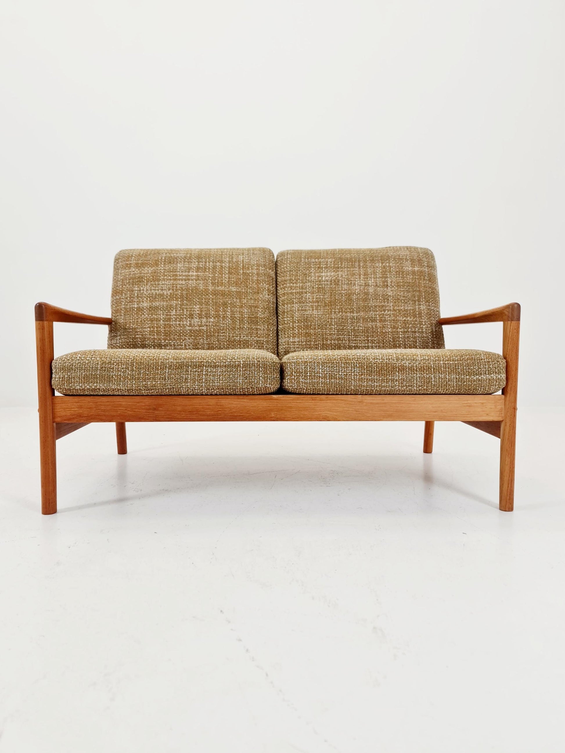 Mid century easy lounge couch by Arne Wahl Iversen for komfort teak , 1960s