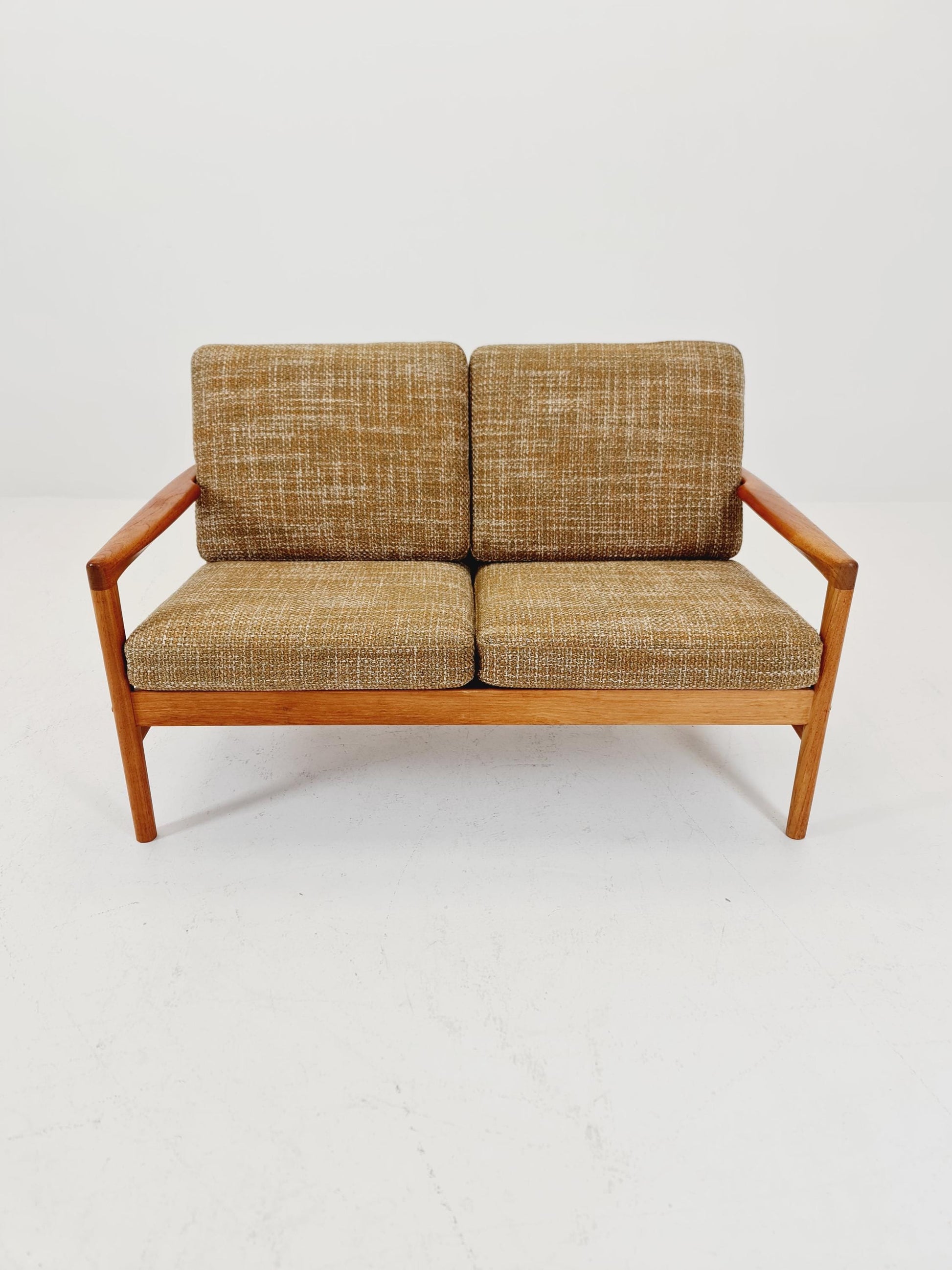 Mid century easy lounge couch by Arne Wahl Iversen for komfort teak , 1960s