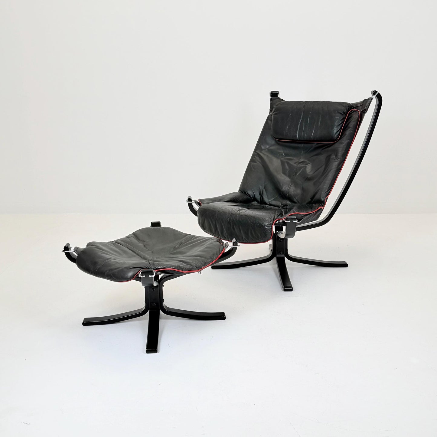 Mid century Falcon Lounge chair and footstool by Sigurd Ressell for Vatne Møbler, 1970s, set of 2