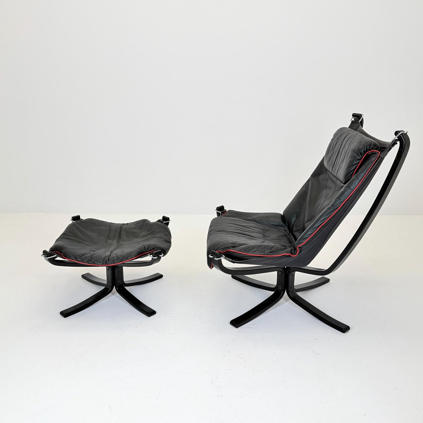 Mid century Falcon Lounge chair and footstool by Sigurd Ressell for Vatne Møbler, 1970s, set of 2