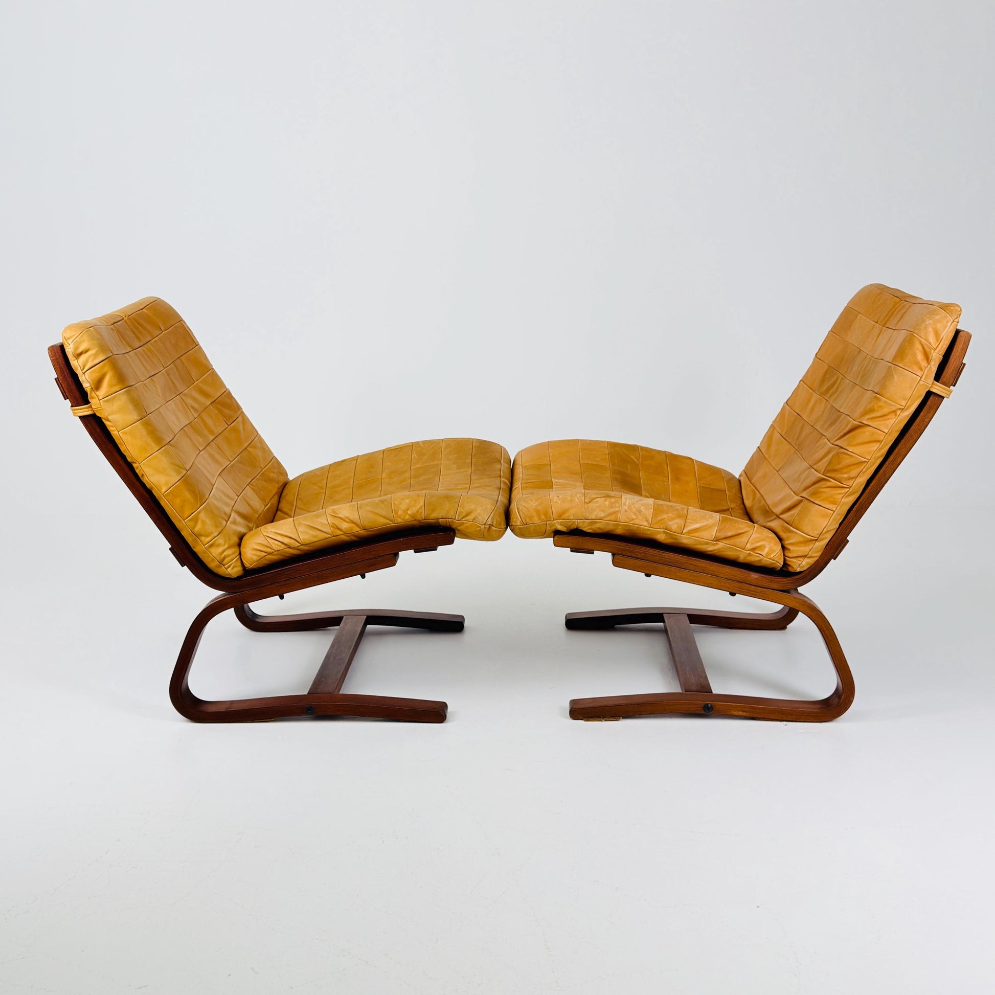 Set of 2 Mid century Norwegian Kengu leather lounge chairs by Elsa & Nordahl Solheim for Rybo Rykken - 1970s Norway