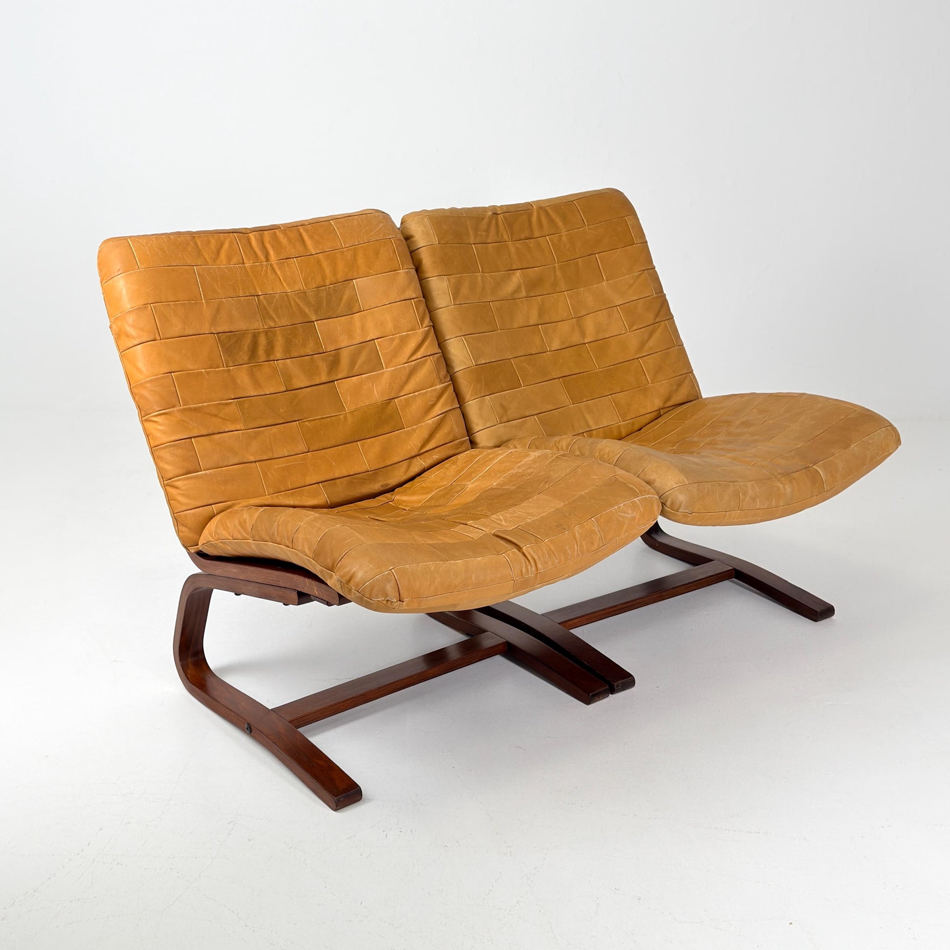 Set of 2 Mid century Norwegian Kengu leather lounge chairs by Elsa & Nordahl Solheim for Rybo Rykken - 1970s Norway