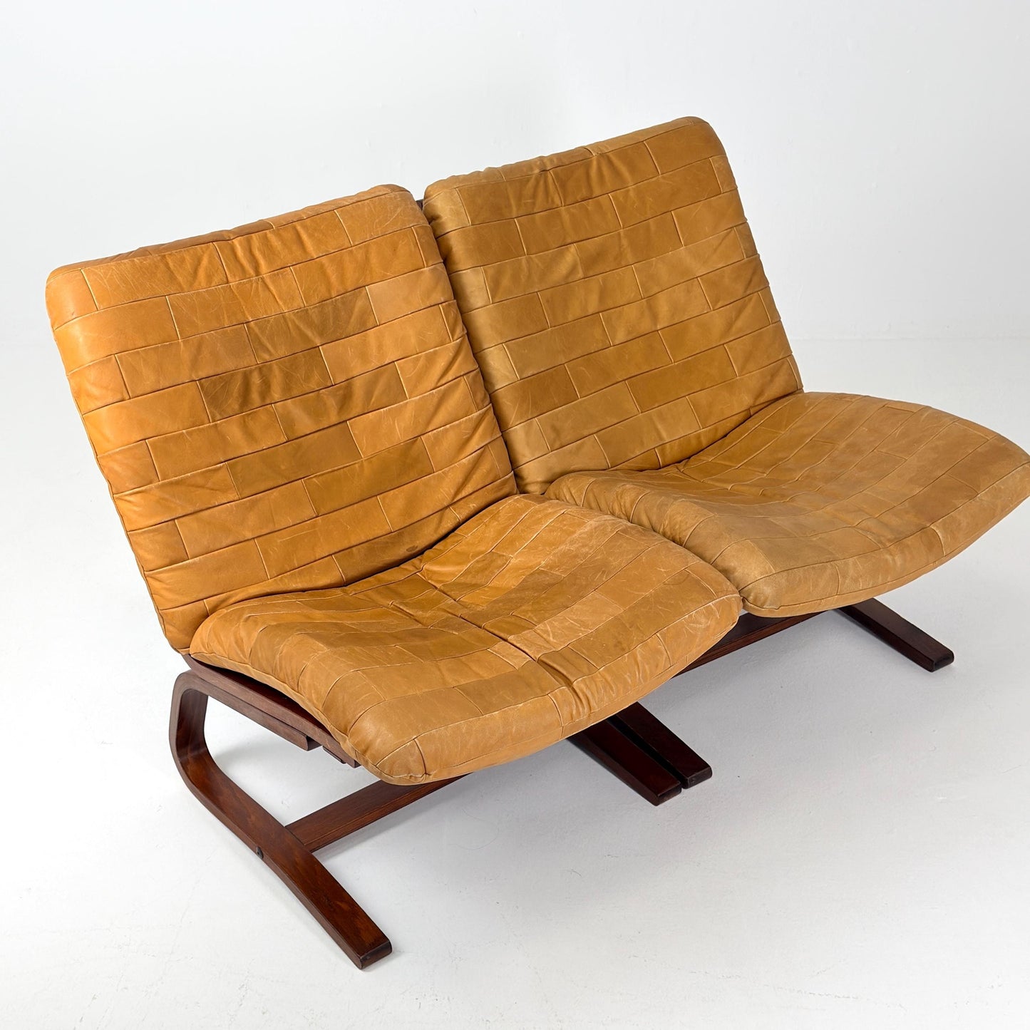 Set of 2 Mid century Norwegian Kengu leather lounge chairs by Elsa & Nordahl Solheim for Rybo Rykken - 1970s Norway