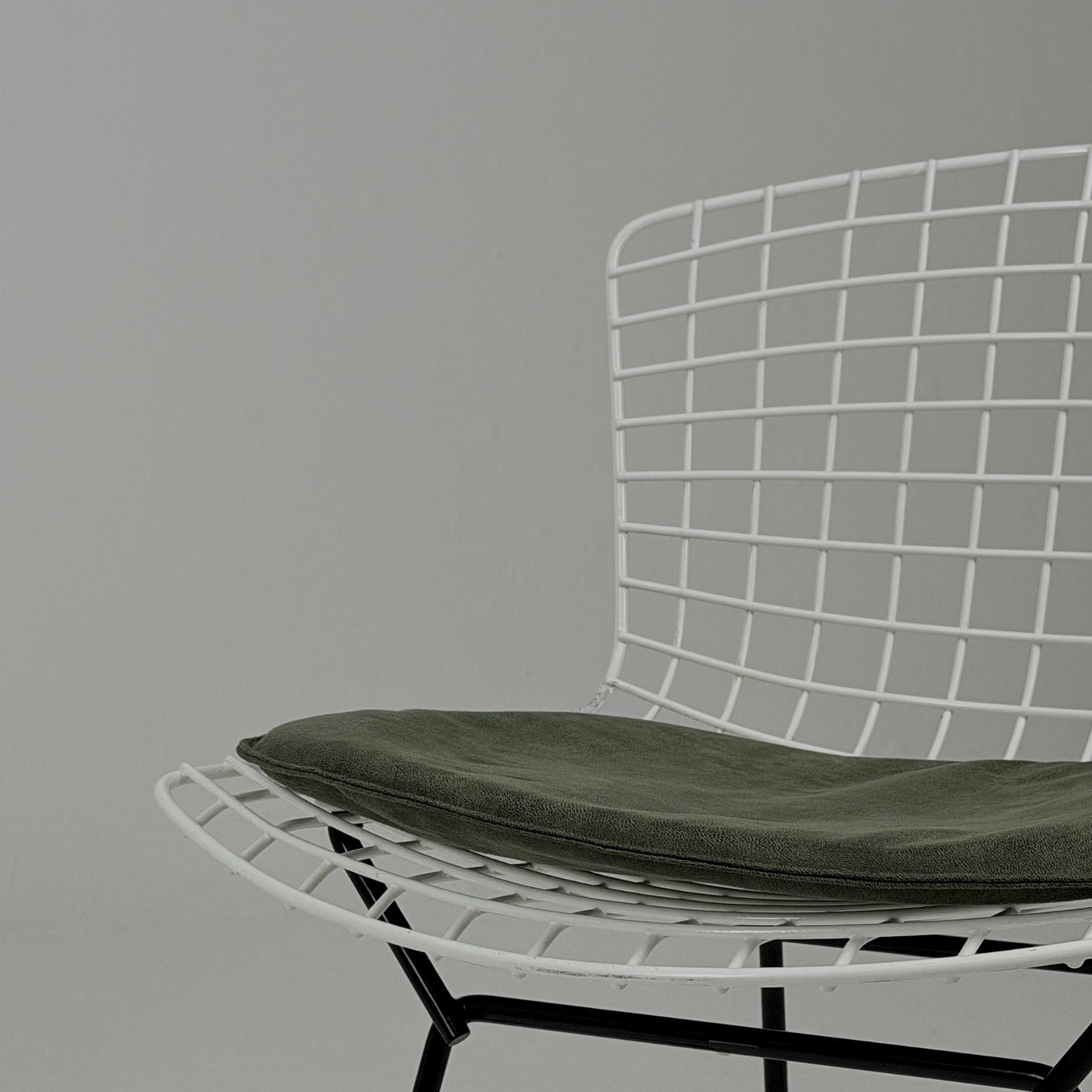 Set of 2 Mid Century Harry Bertoia Model 420 Wire Chairs for Knoll International, 1970s