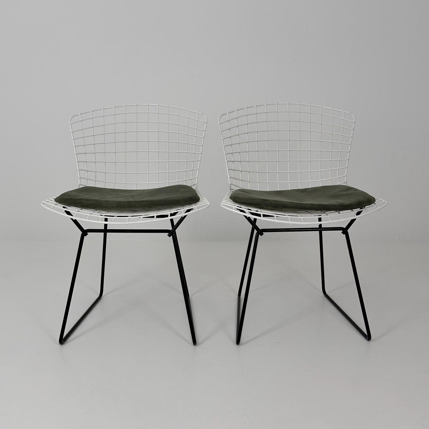 Set of 2 Mid Century Harry Bertoia Model 420 Wire Chairs for Knoll International, 1970s