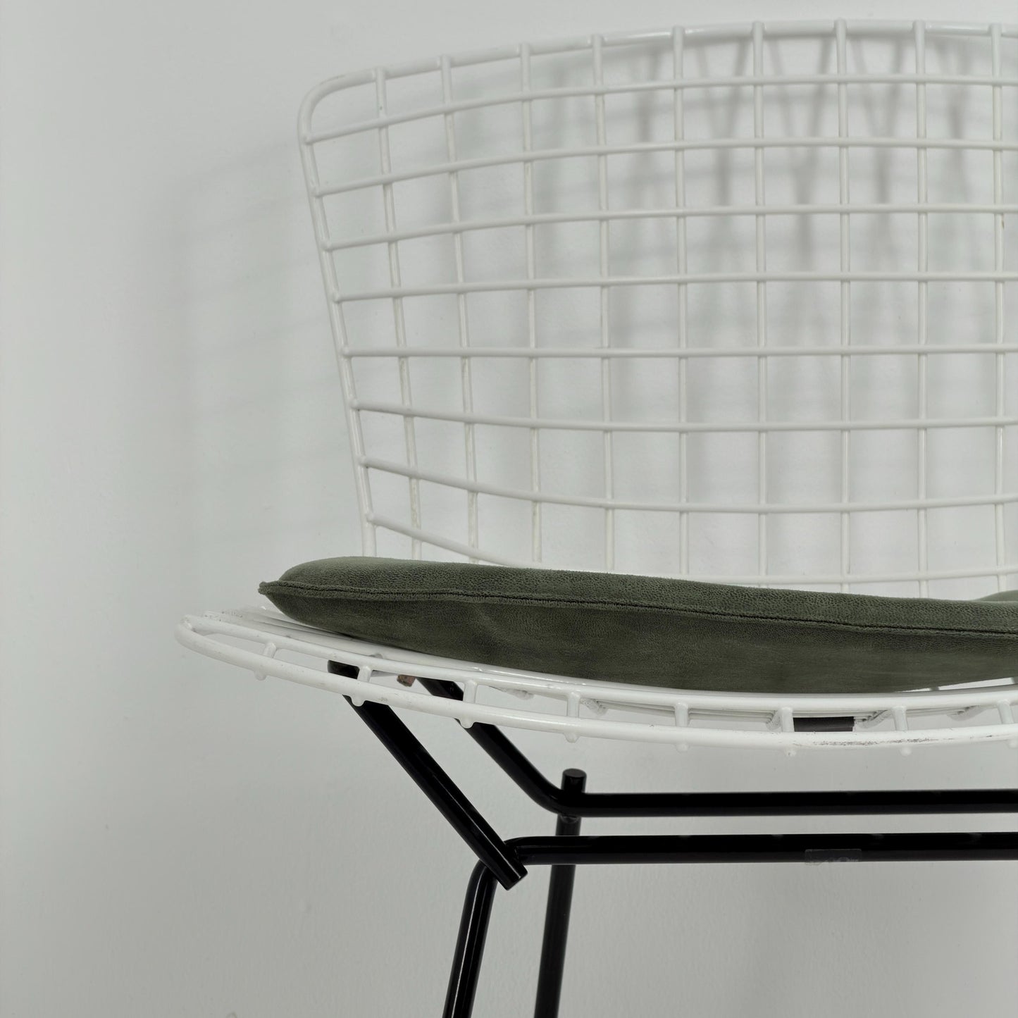 Set of 2 Mid Century Harry Bertoia Model 420 Wire Chairs for Knoll International, 1970s