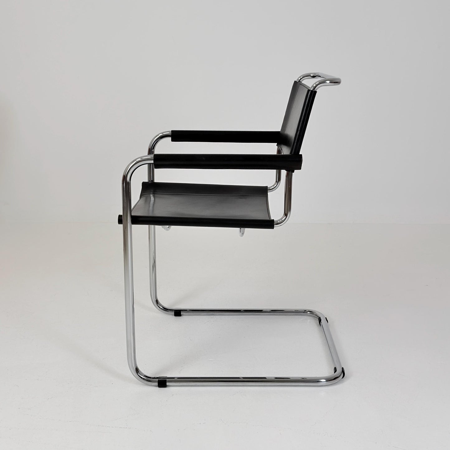 1 of 25 Mid Century Bauhaus S34 Cantilever Armchair by Mart Stam for Italia Mobilia, Black Leather & Chrome, Italy 1980s