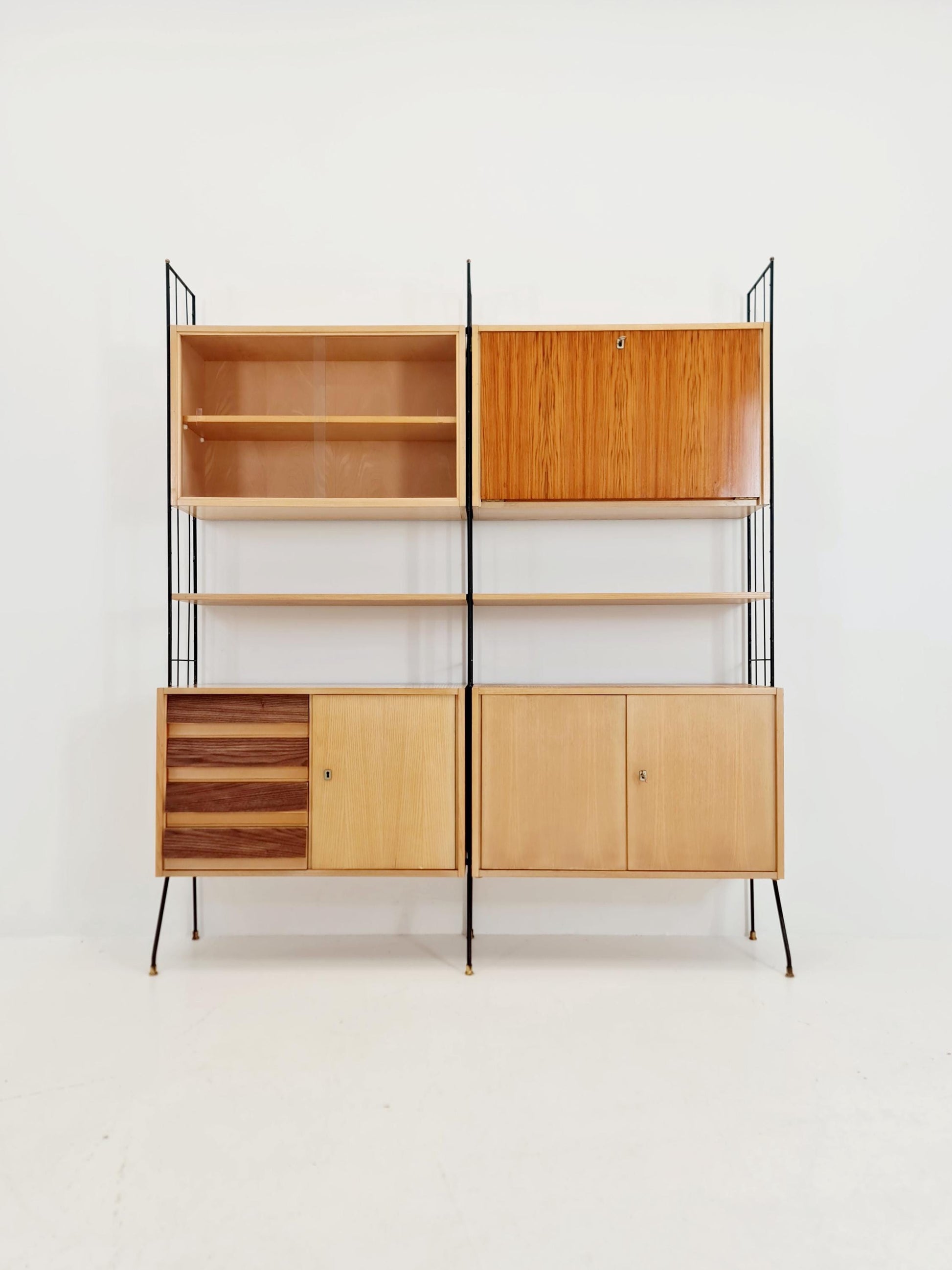 Freestanding string shelf-system unit bookcase ash ,walnut & metal by koch Möbel Germany, 1950s