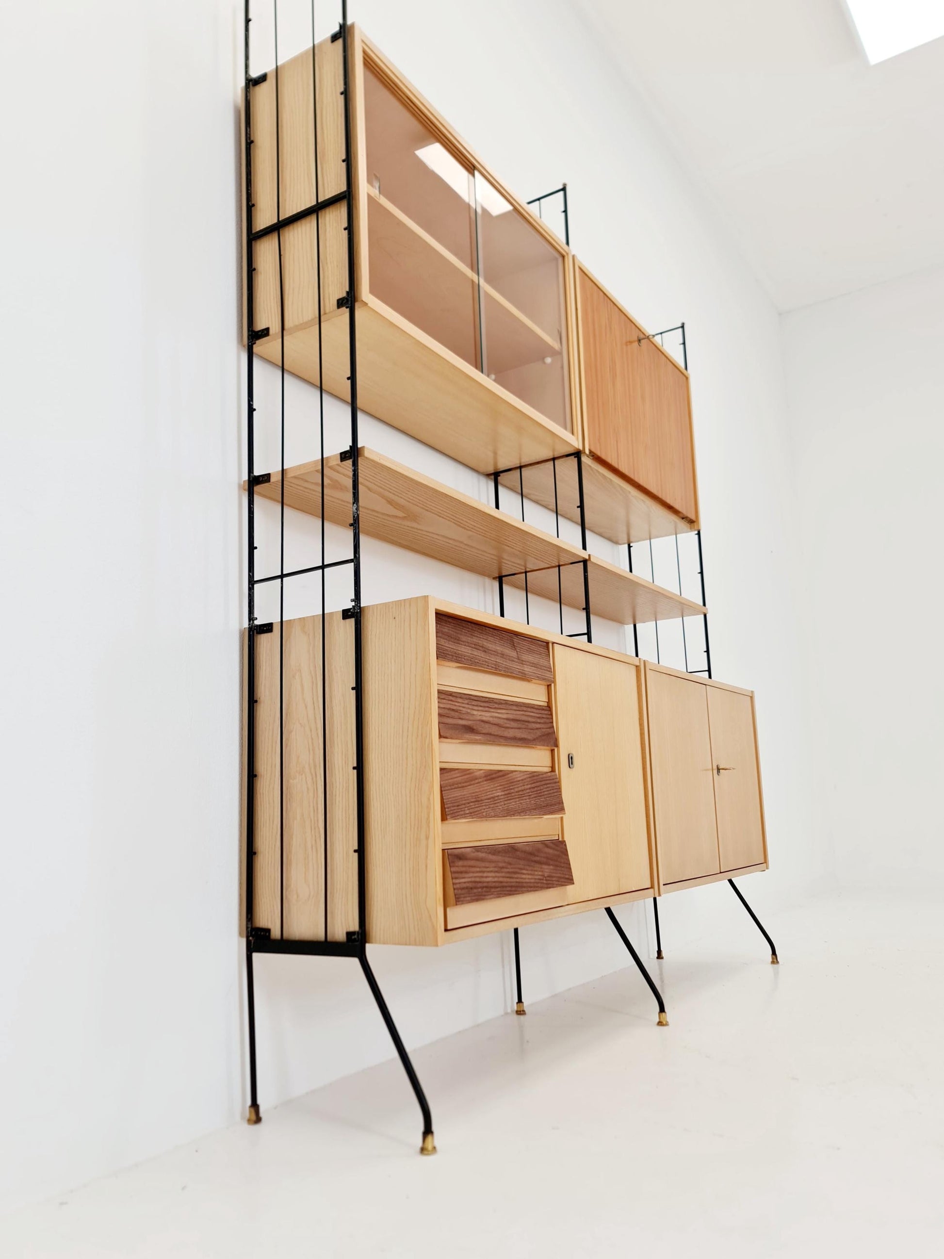 Freestanding string shelf-system unit bookcase ash ,walnut & metal by koch Möbel Germany, 1950s
