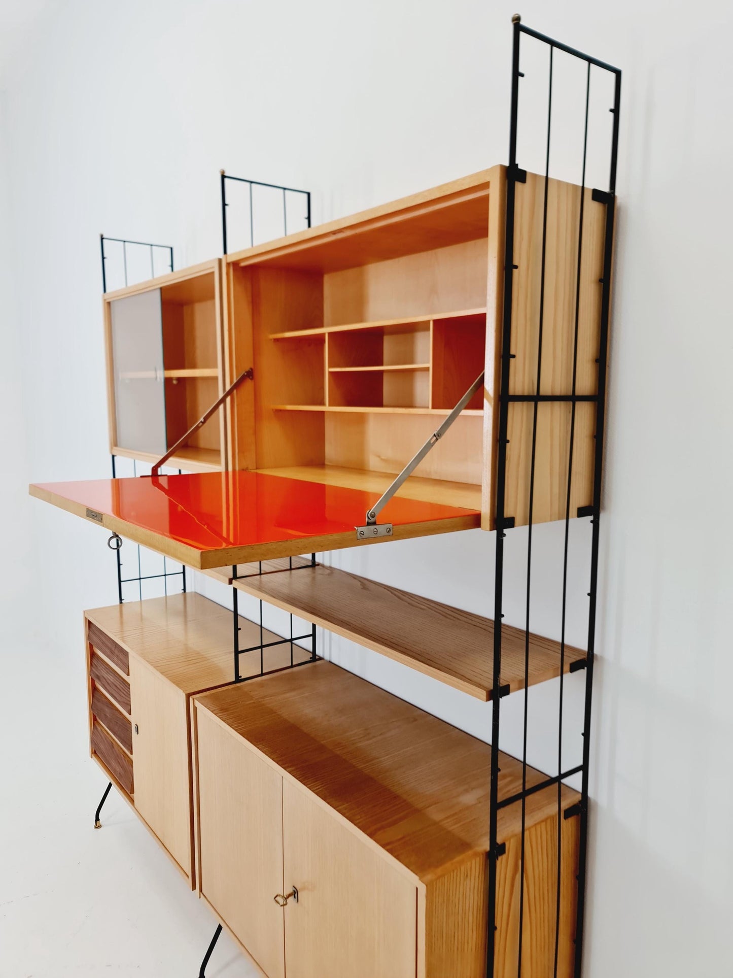 Freestanding string shelf-system unit bookcase ash ,walnut & metal by koch Möbel Germany, 1950s