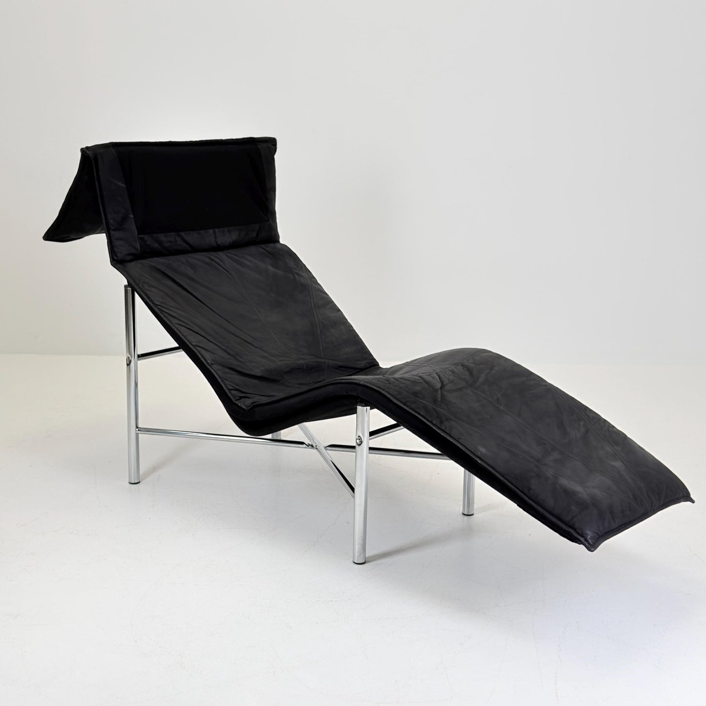 Post Modern Tord Björklund “Skye” Chaise Lounge for Ikea, Sweden, circa 1970s