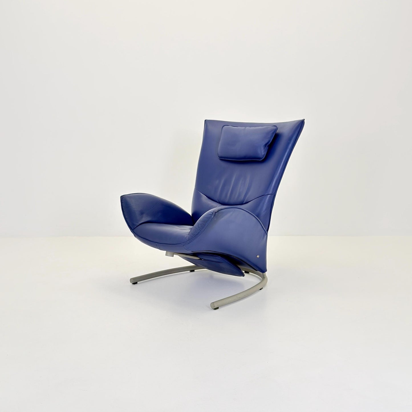 Mid Century Rolf Benz 1900 Blue Leather Lounge Chair with Footrest, Germany 1990s