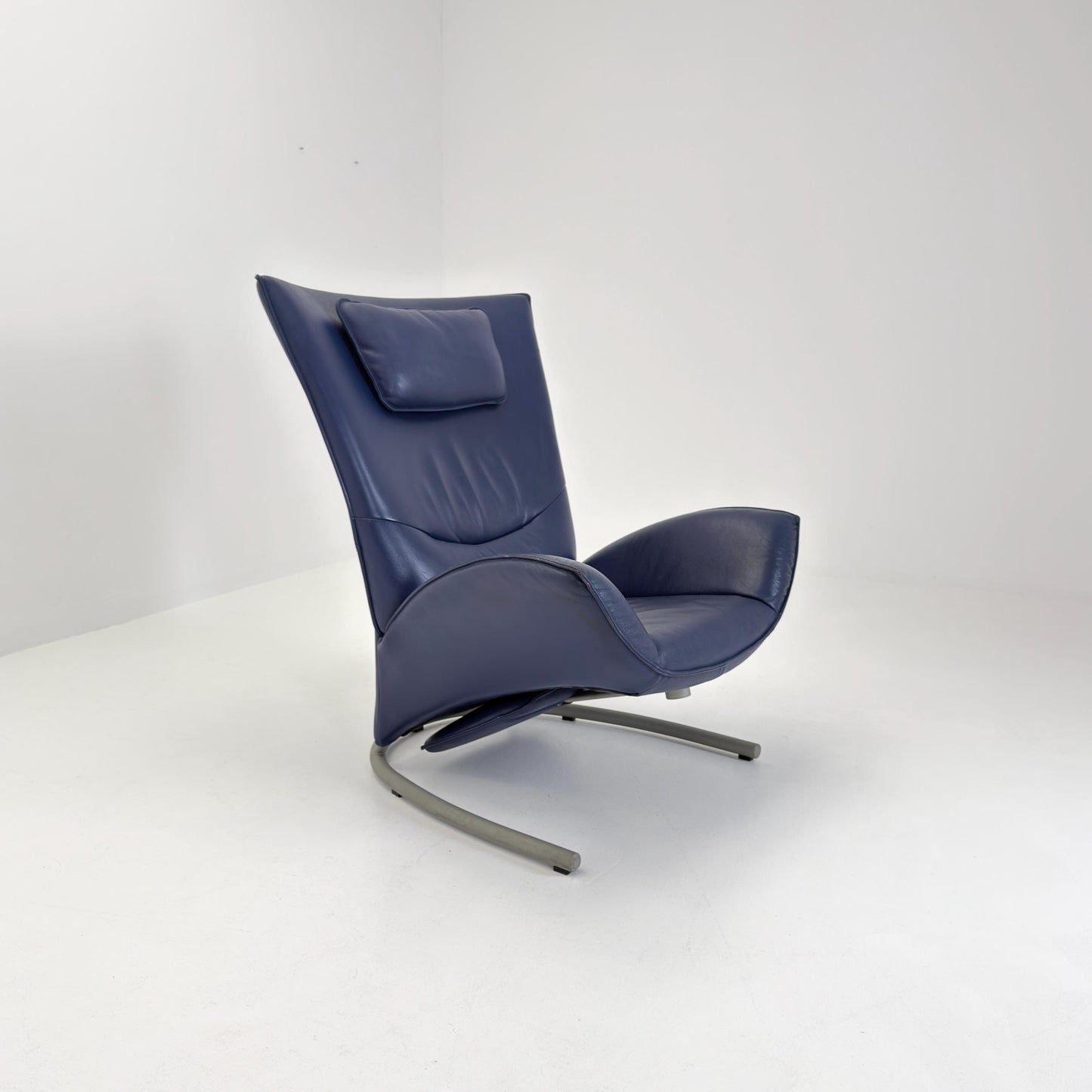 Mid Century Rolf Benz 1900 Blue Leather Lounge Chair with Footrest, Germany 1990s