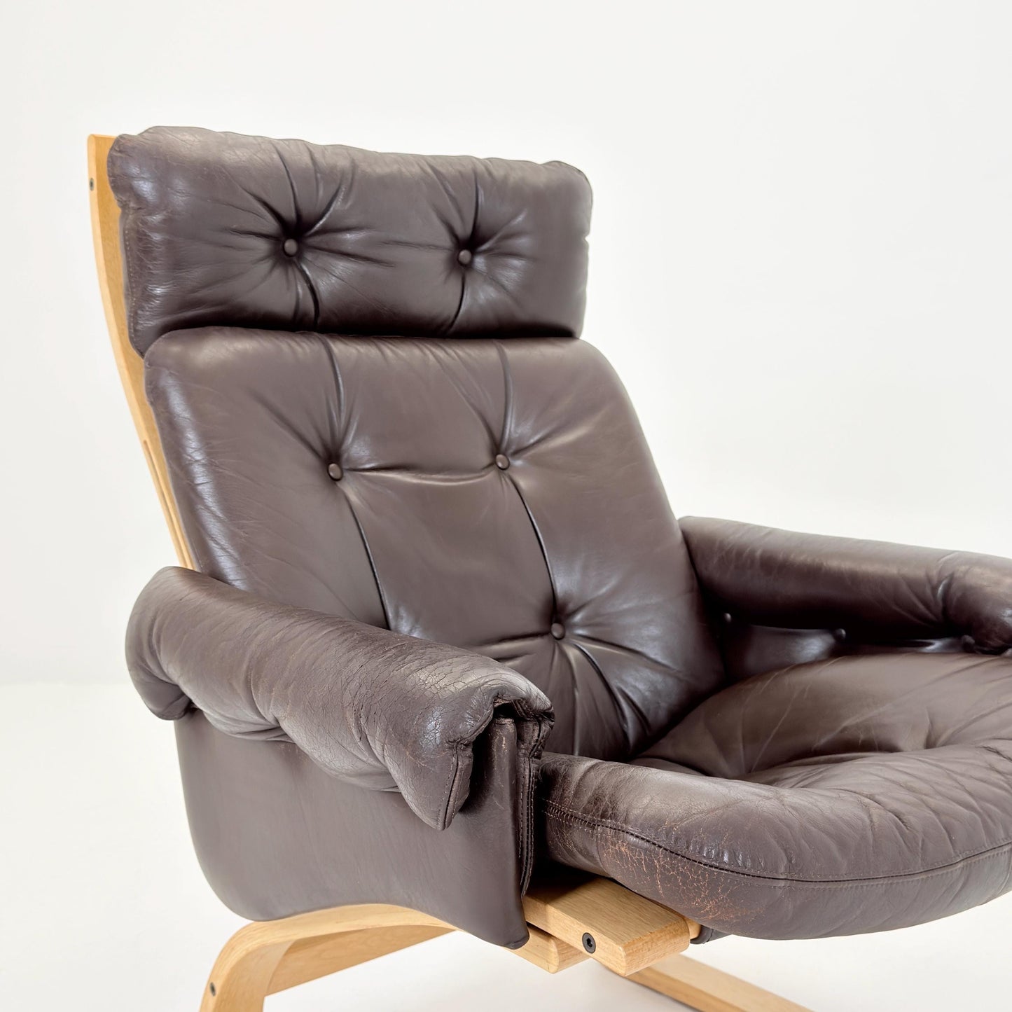 Mid century Norwegian Kengu leather high back lounge chair by Elsa & Nordahl Solheim for Rybo Rykken - 1970s Norway