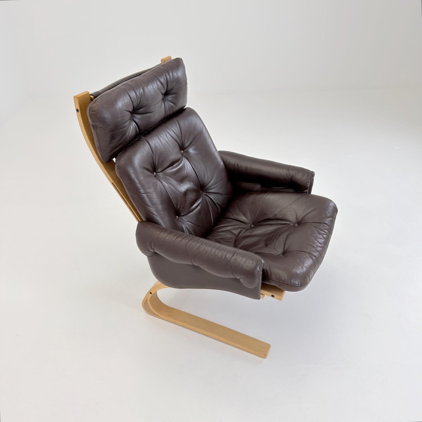 Mid century Norwegian Kengu leather high back lounge chair by Elsa & Nordahl Solheim for Rybo Rykken - 1970s Norway