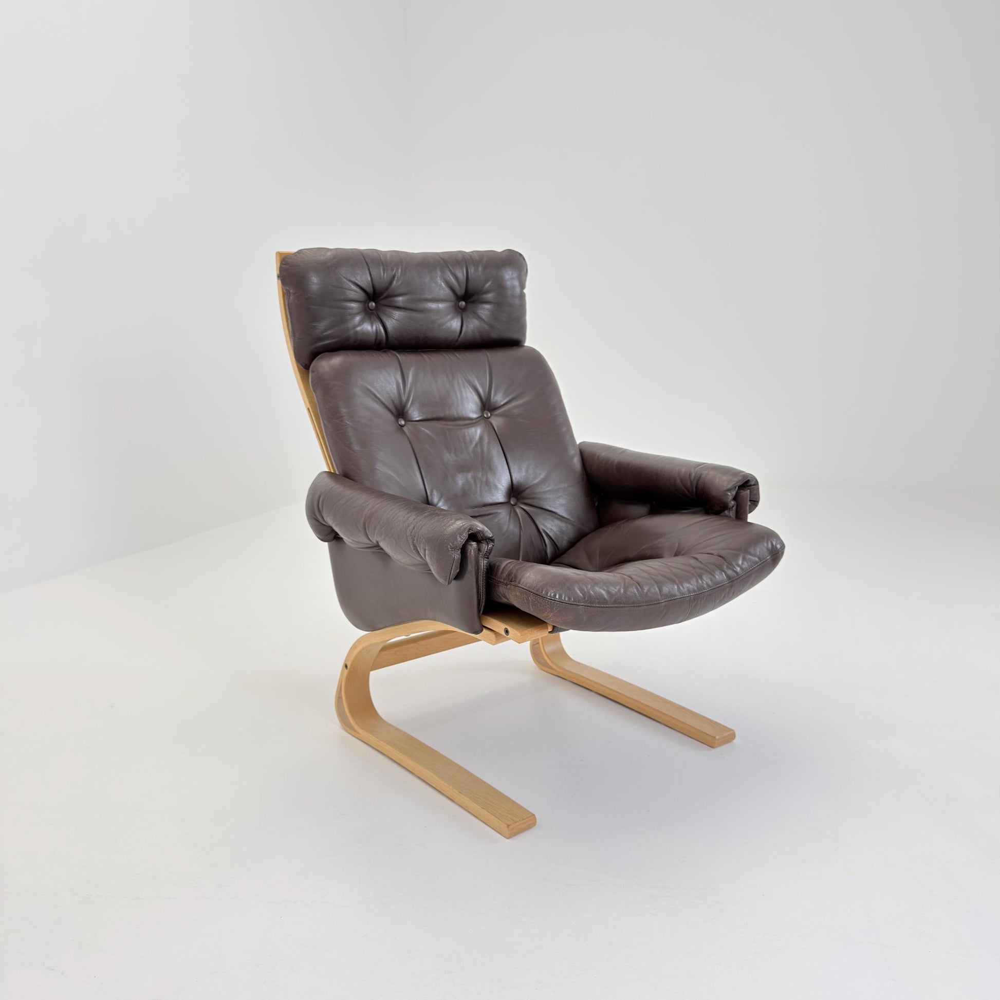 Mid century Norwegian Kengu leather high back lounge chair by Elsa & Nordahl Solheim for Rybo Rykken - 1970s Norway
