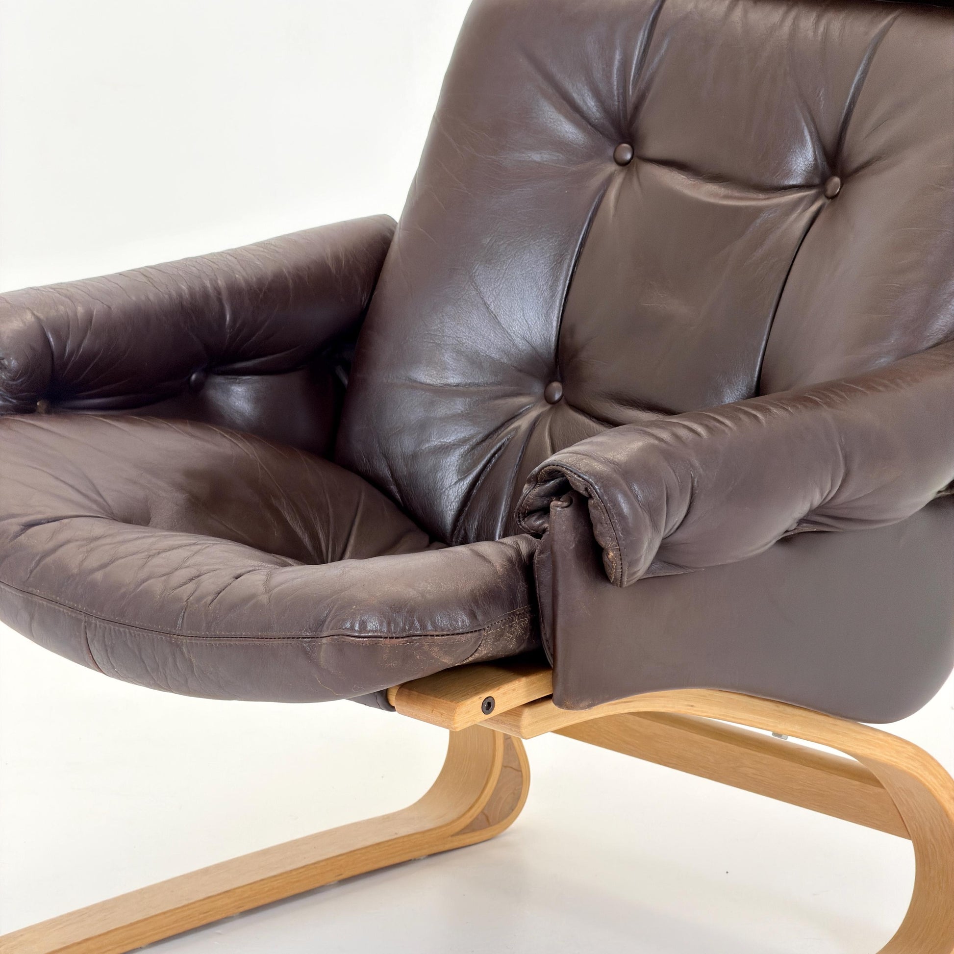 Mid century Norwegian Kengu leather high back lounge chair by Elsa & Nordahl Solheim for Rybo Rykken - 1970s Norway