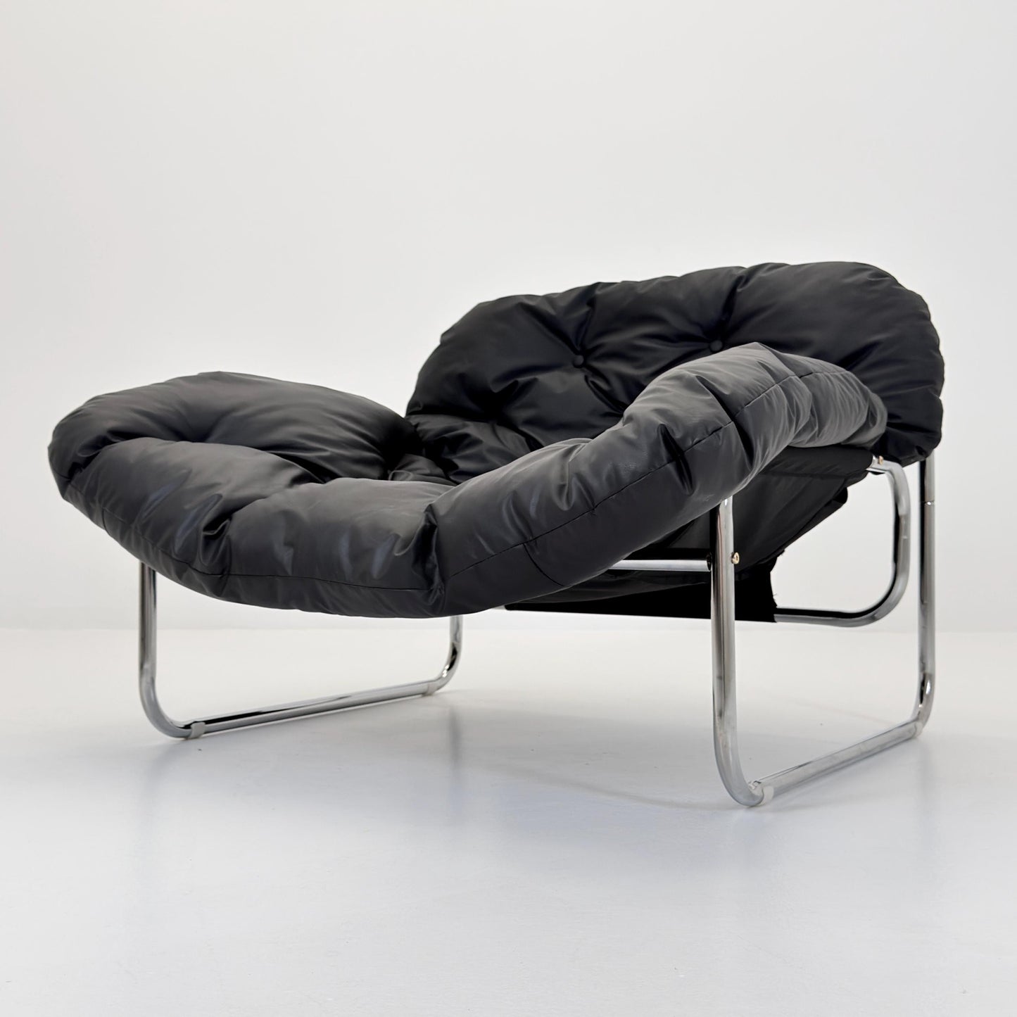 Mid Century Style Black Faux Leather Lounge Chair – Scandinavian Modern Chrome Tubular Armchair