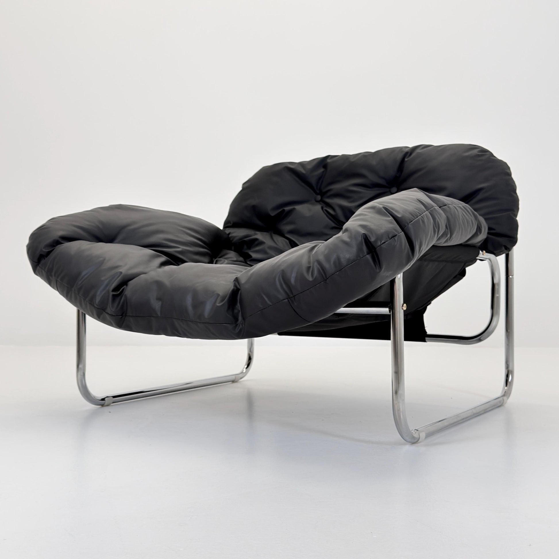 Mid Century Style Black Faux Leather Lounge Chair – Scandinavian Modern Chrome Tubular Armchair