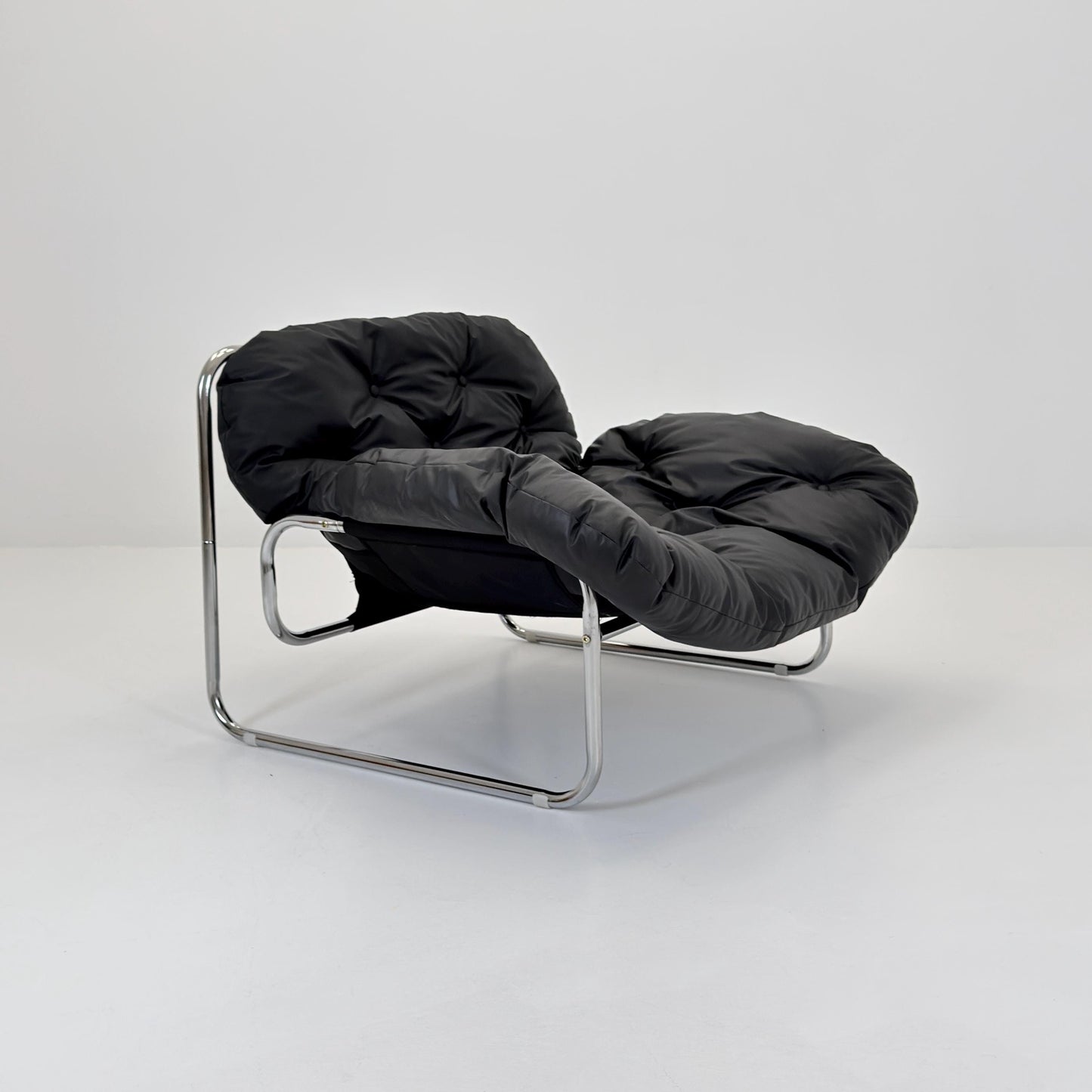 Mid Century Style Black Faux Leather Lounge Chair – Scandinavian Modern Chrome Tubular Armchair