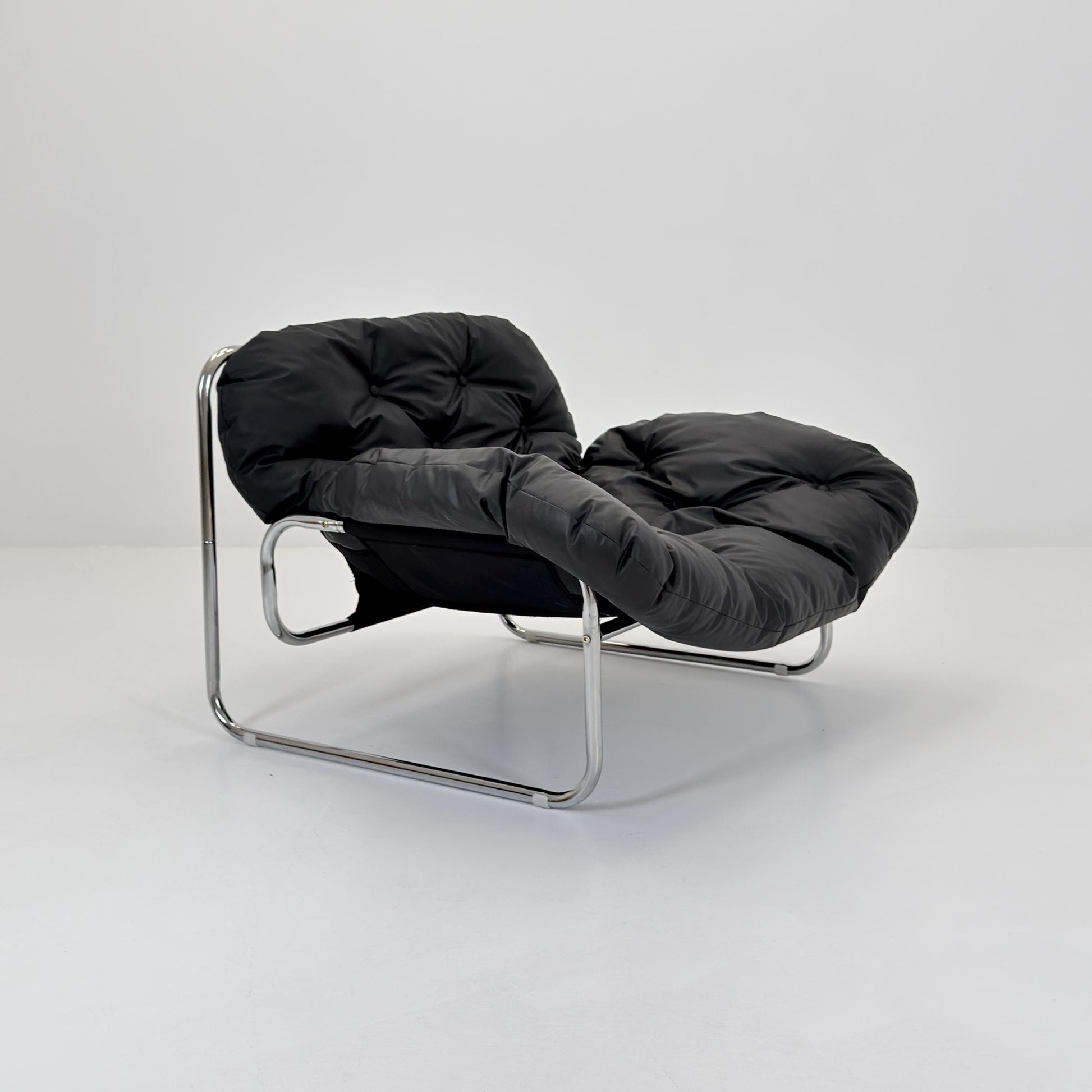 Mid Century Style Black Faux Leather Lounge Chair – Scandinavian Modern Chrome Tubular Armchair