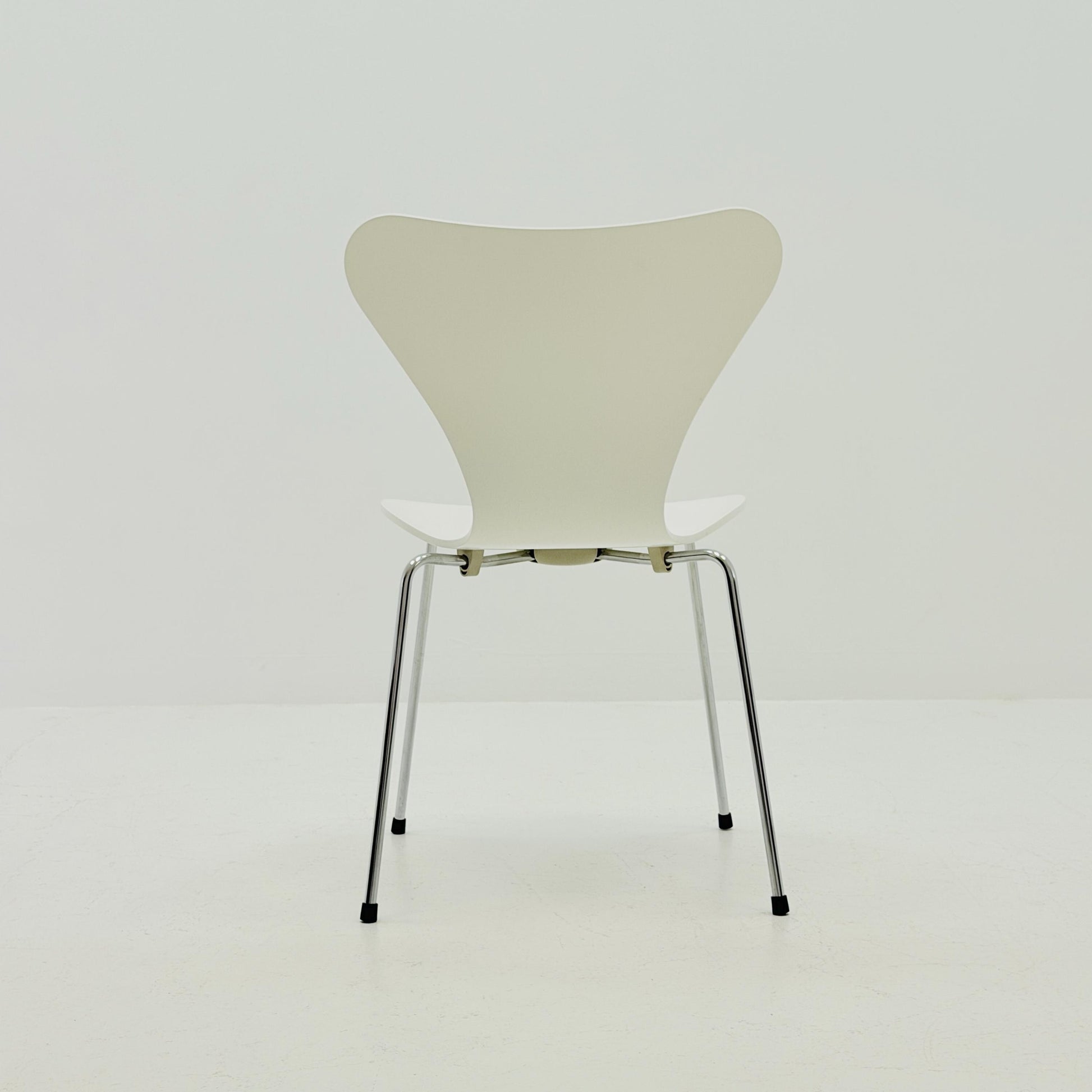 Mid century 3107 Butterfly Chair by Arne Jacobsen for Fritz Hansen, Denmark, 2000s